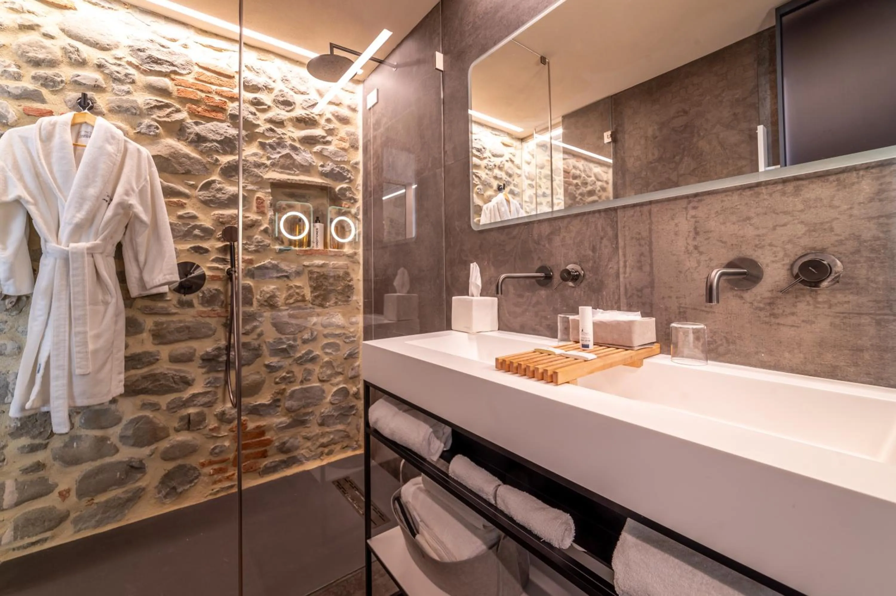 Shower in Via Roma 33 Tuscany Boutique Hotel & Spa - Adults Only