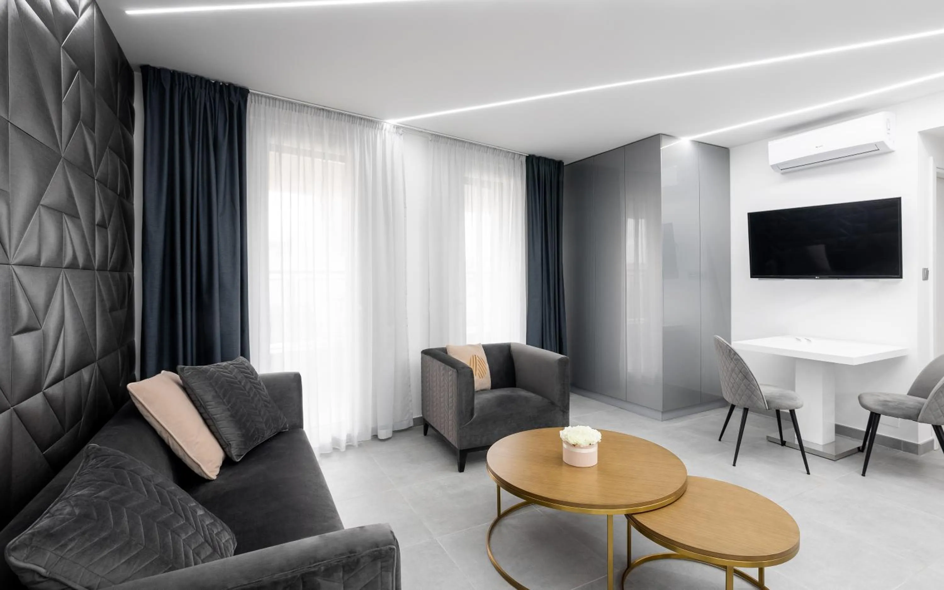 TV and multimedia in Avand Apartments Debrecen