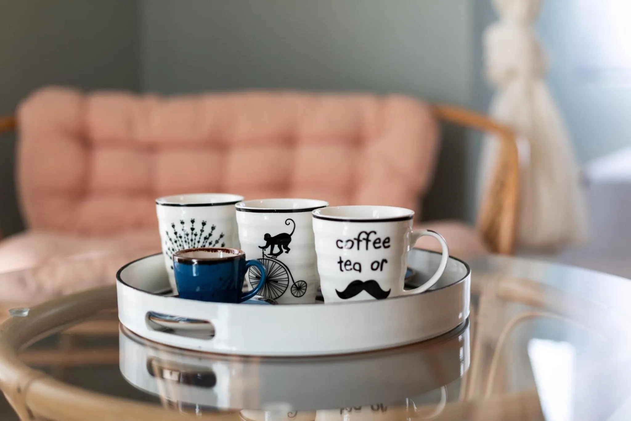 Coffee/tea facilities in Arsas Suites