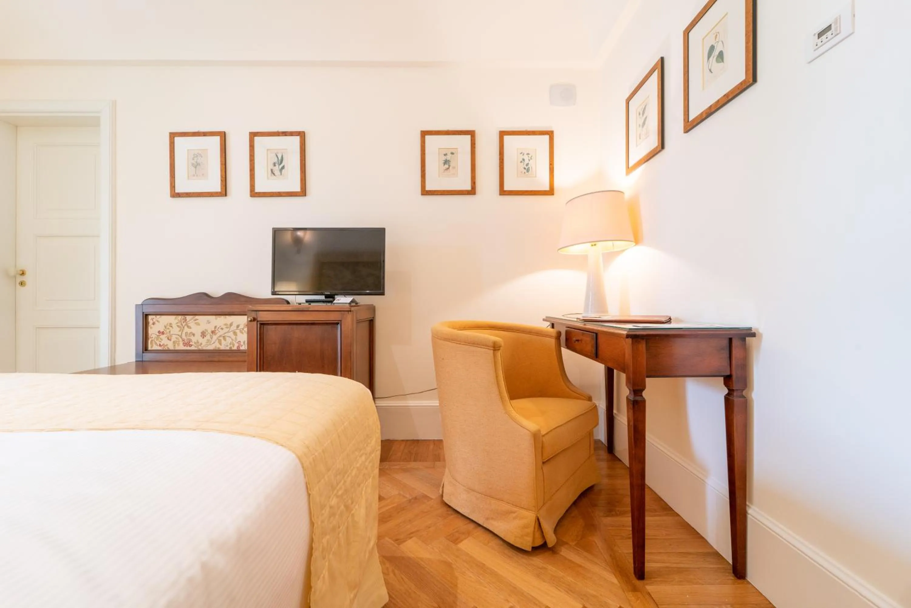 TV and multimedia in Relais Villa San Martino