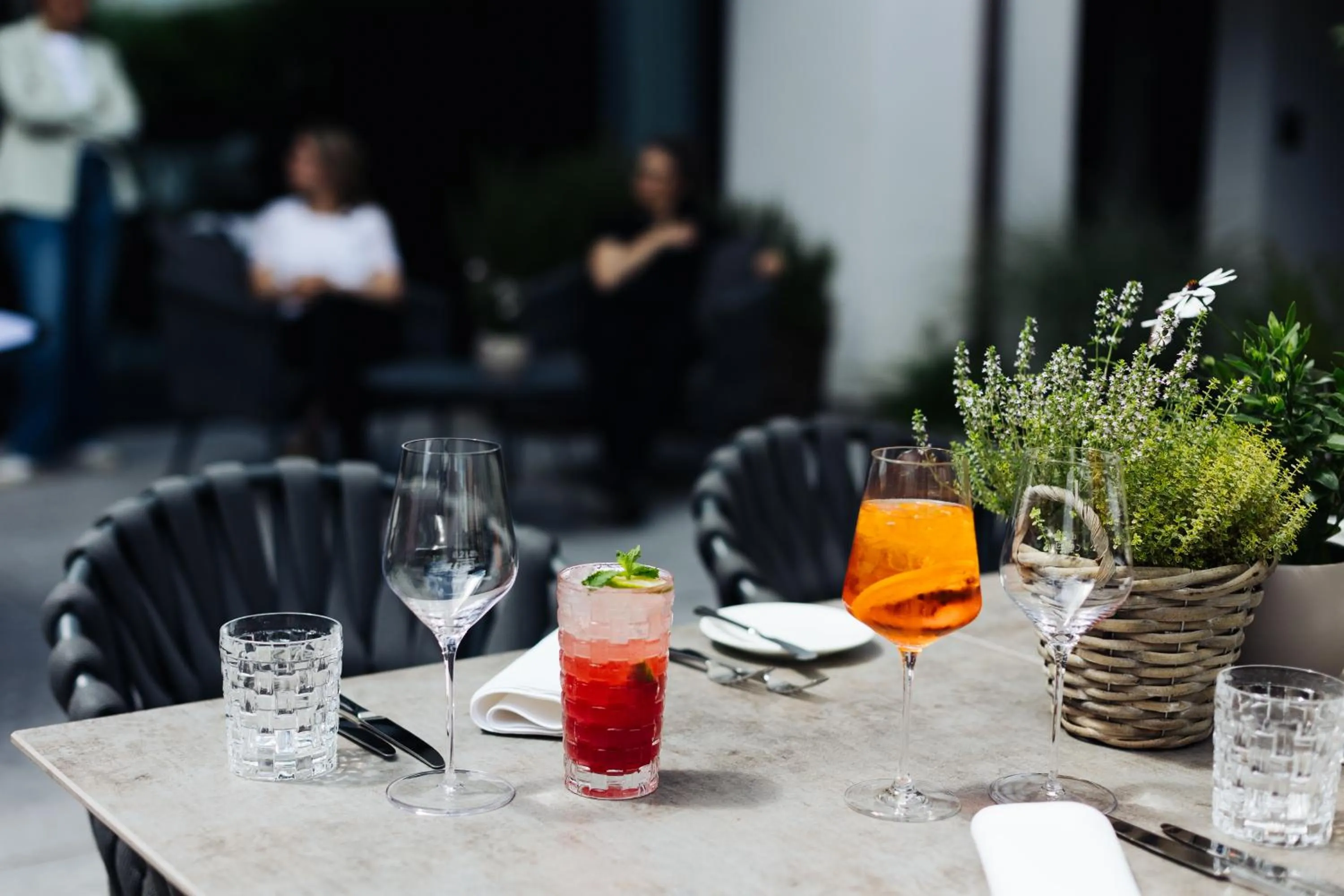 Restaurant/places to eat in 4K