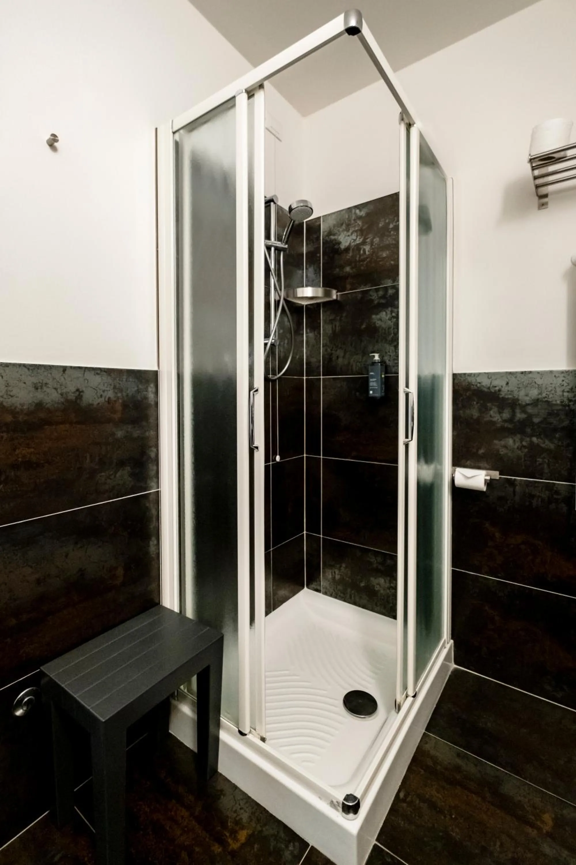 Shower in Hotel Cristallo