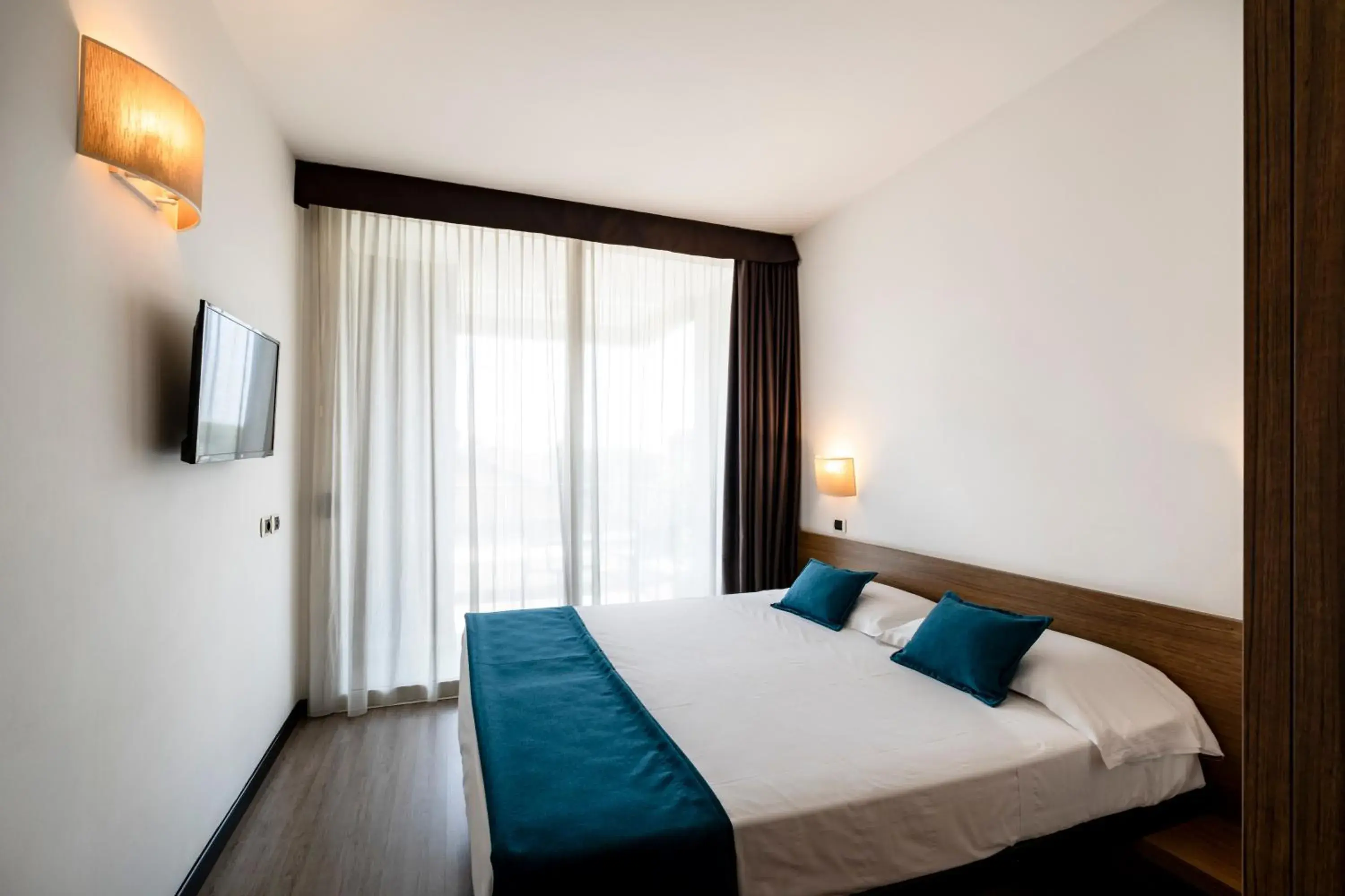 Double Room with Balcony - single occupancy in Hotel Cristallo Double Room with Balcony - single occupancy in Hotel Cristallo
