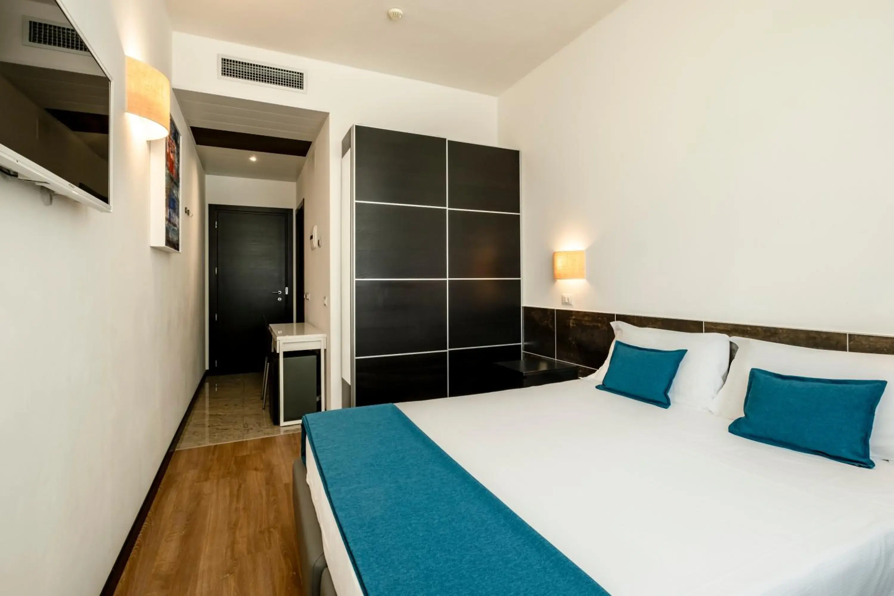 Economy Double Room - single occupancy in Hotel Cristallo Economy Double Room - single occupancy in Hotel Cristallo