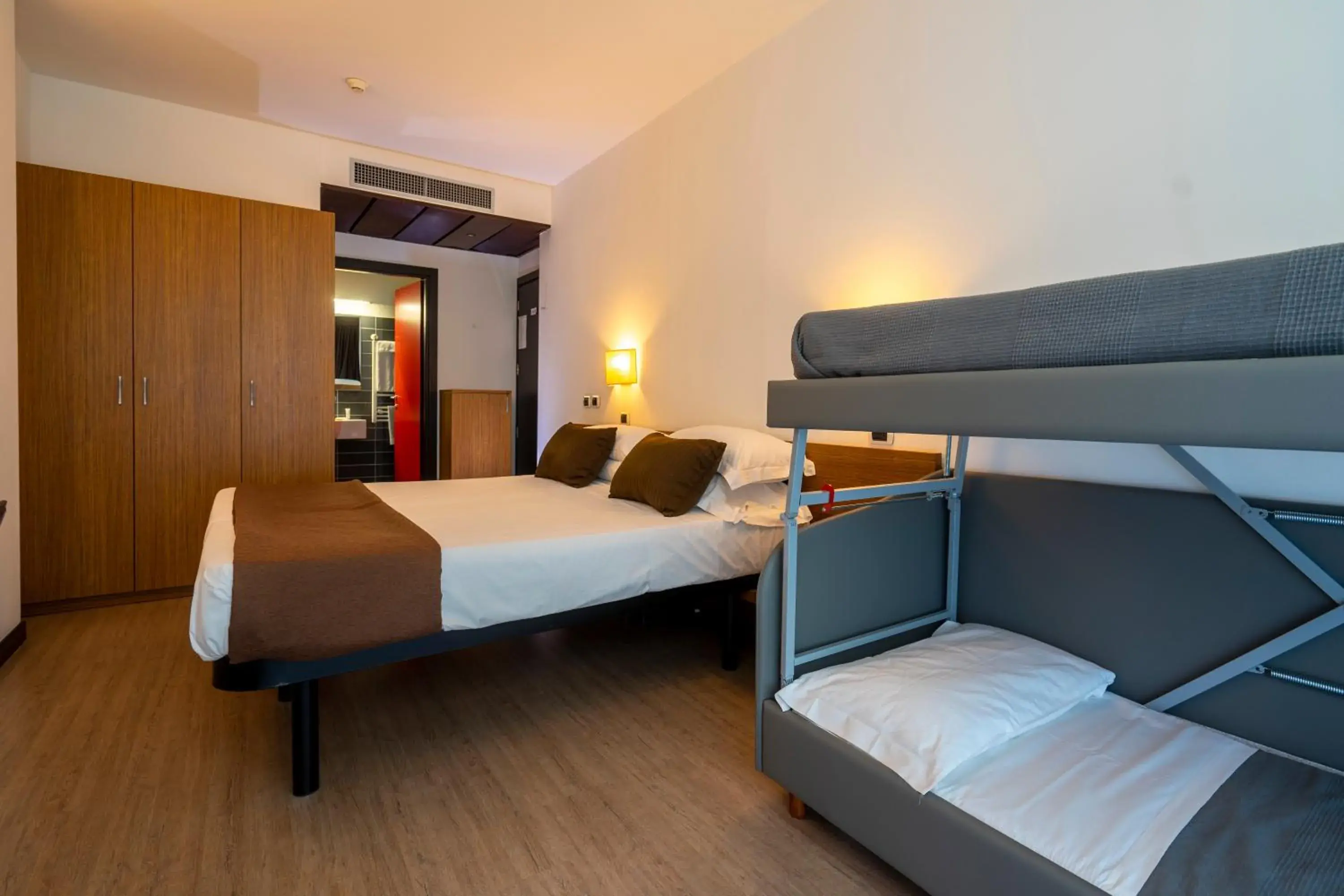 Quadruple Room in Hotel Cristallo Quadruple Room in Hotel Cristallo