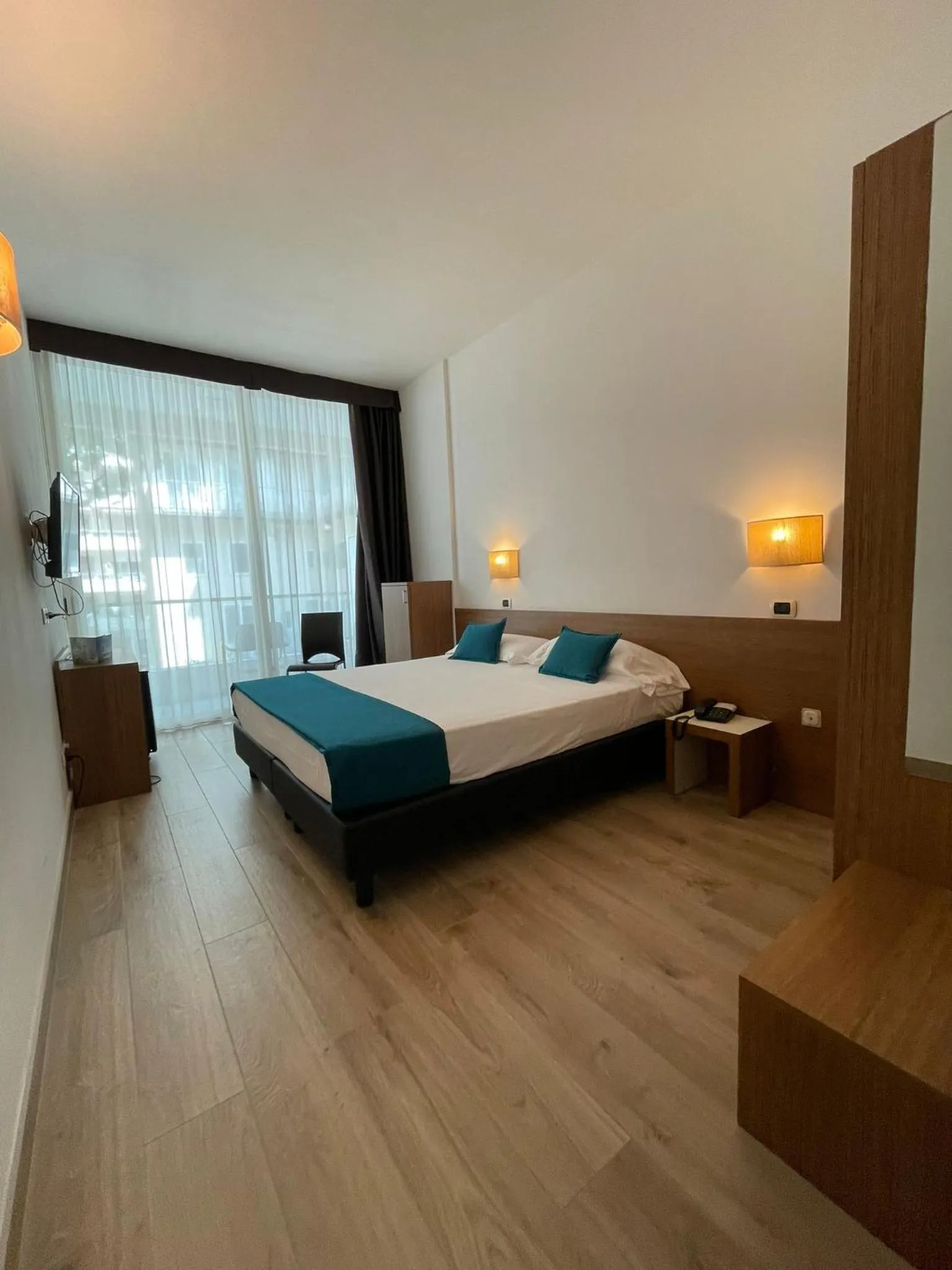Facility for disabled guests, Bed in Hotel Cristallo