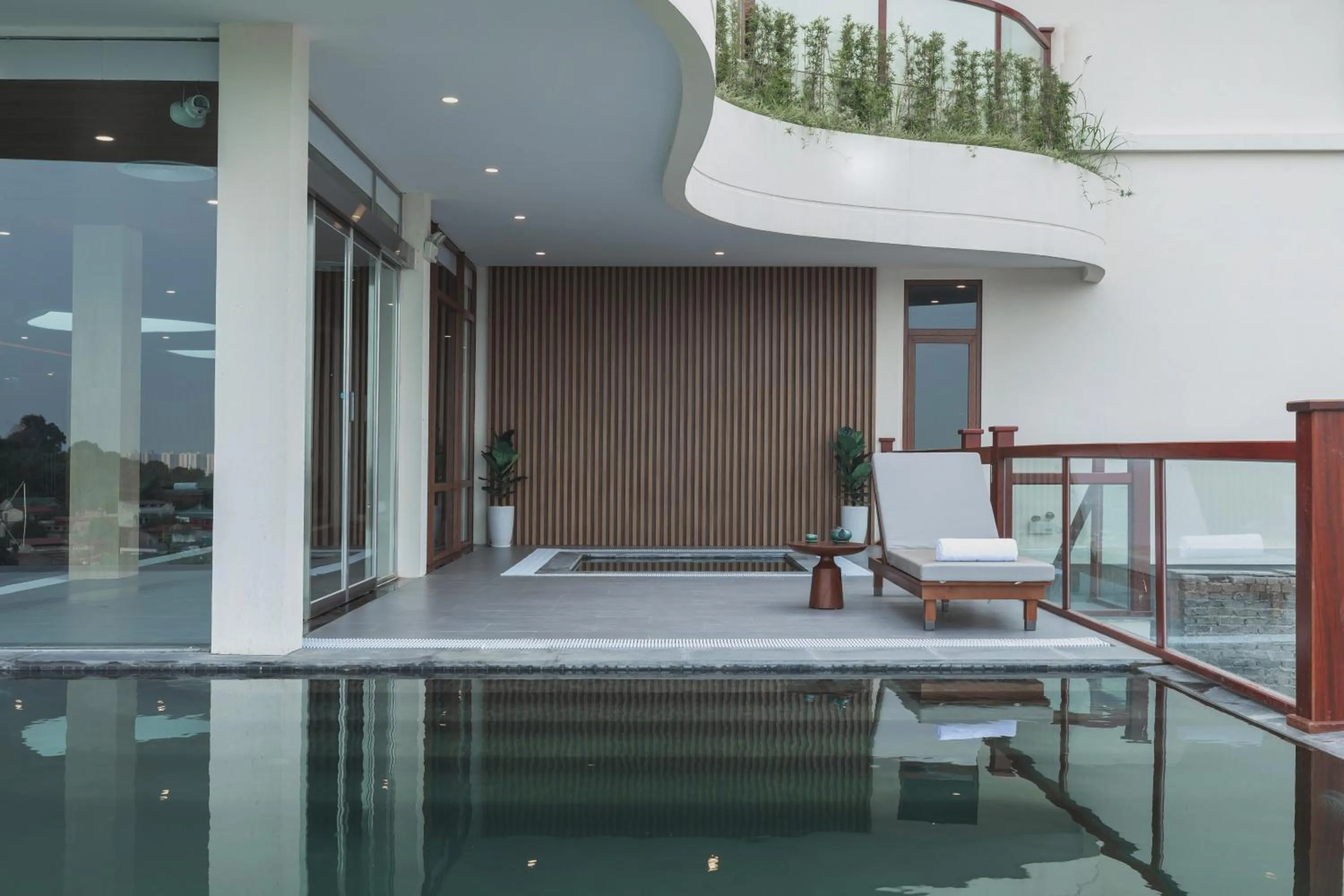 Swimming pool in Senna Wellness Retreat