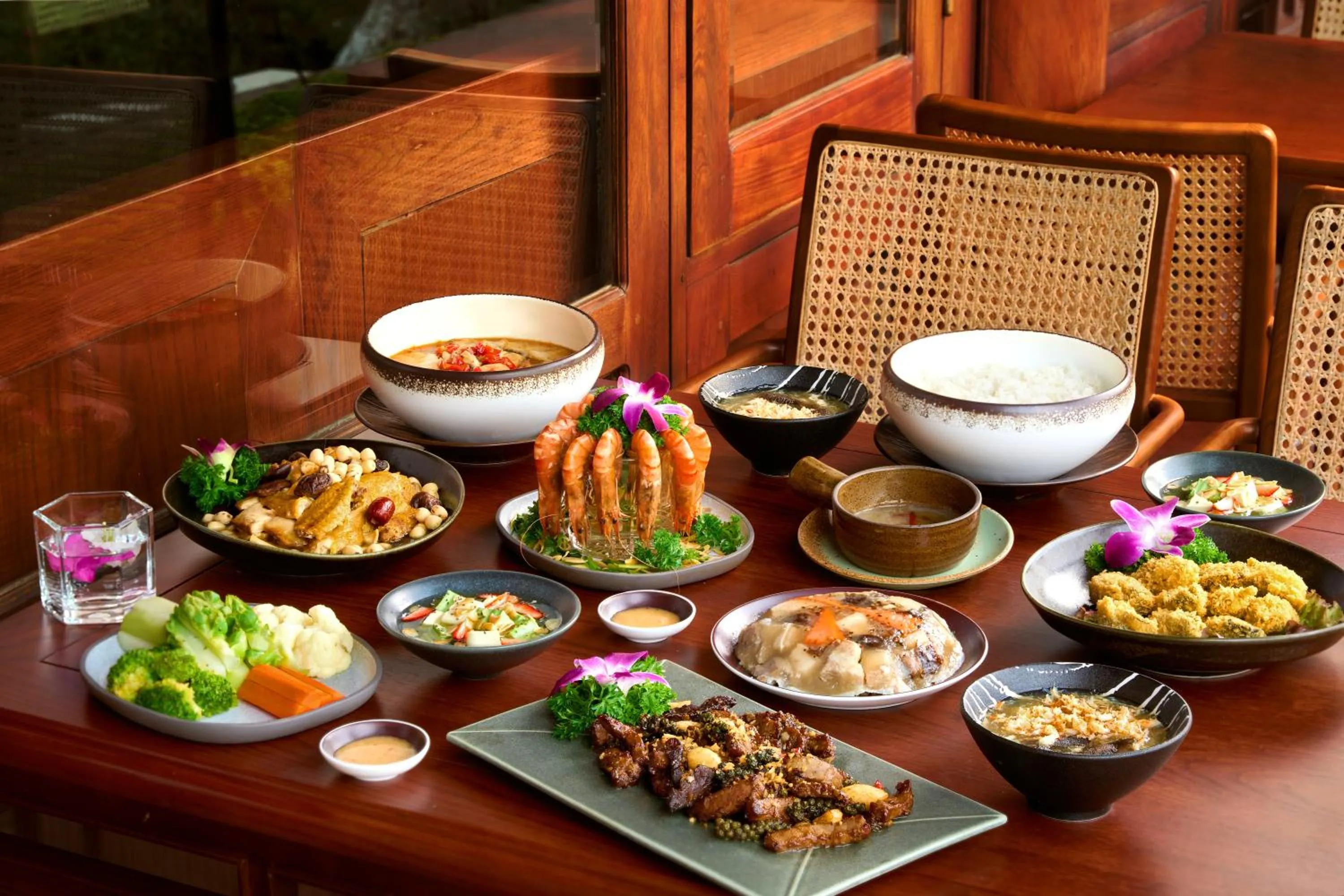 Restaurant/places to eat in Senna Wellness Retreat