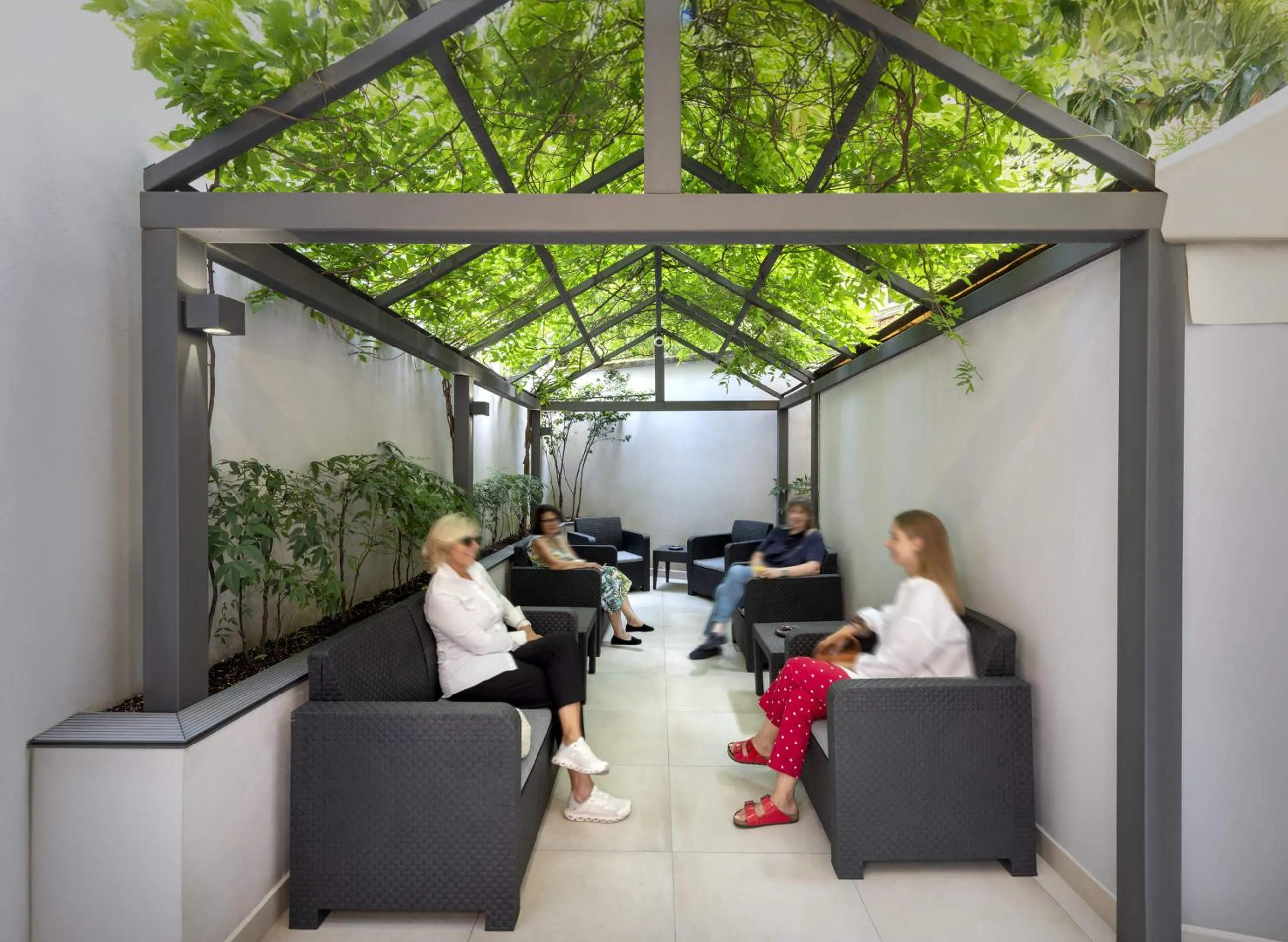 Patio in Lancaster Hotel