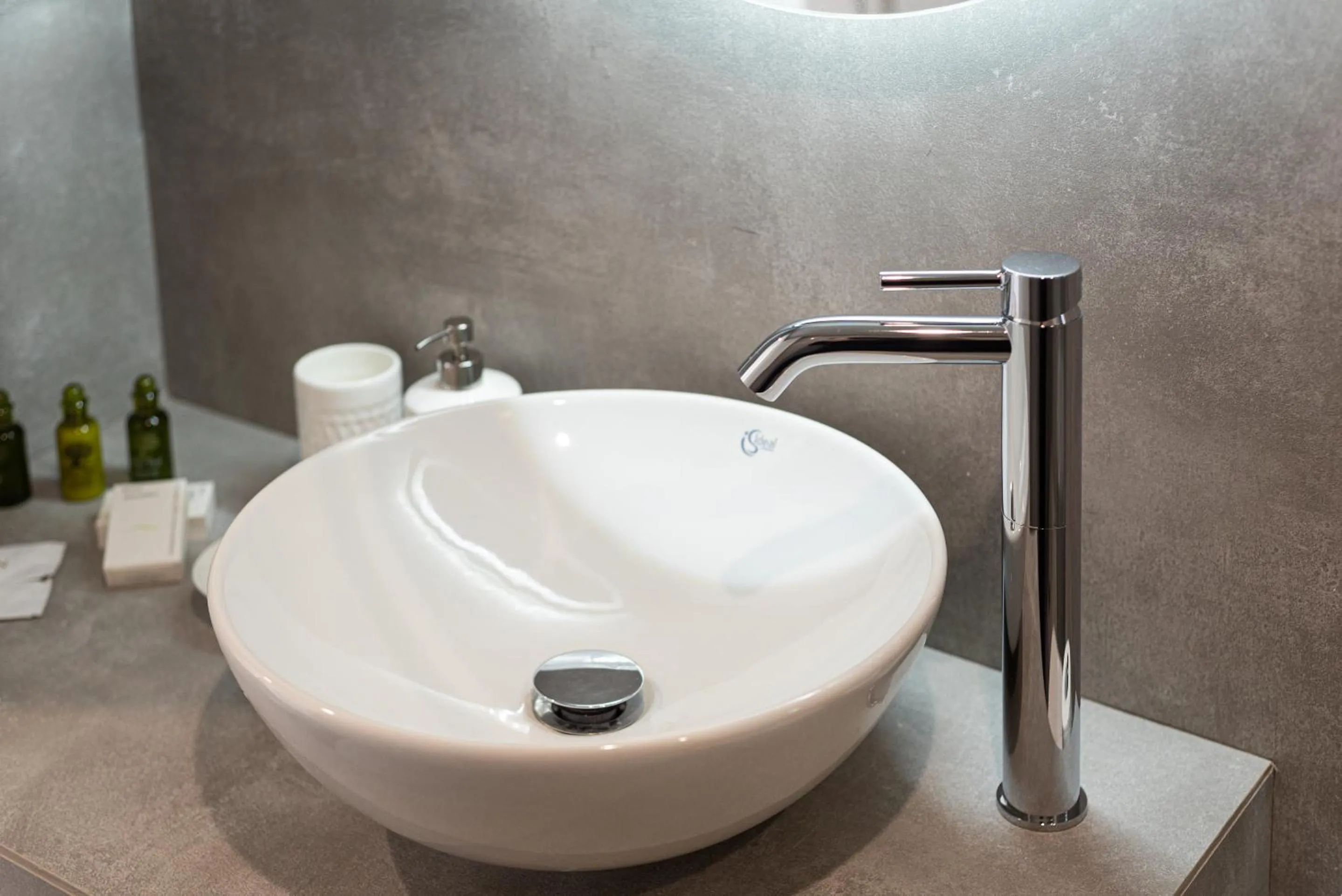 Bathroom in Athenian Spirit