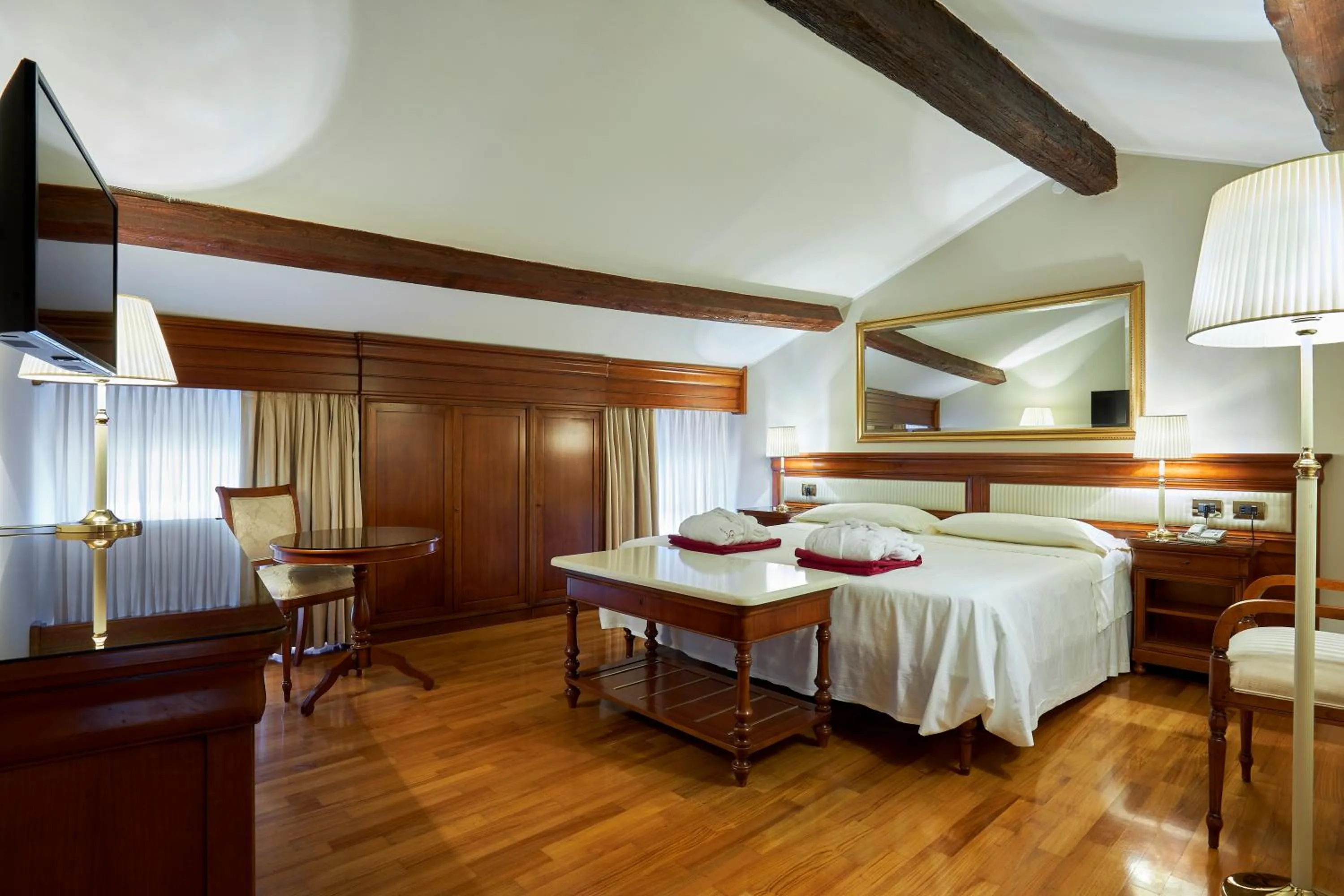 Bedroom, Bed in Villa Quaranta Tommasi Wine Hotel & SPA