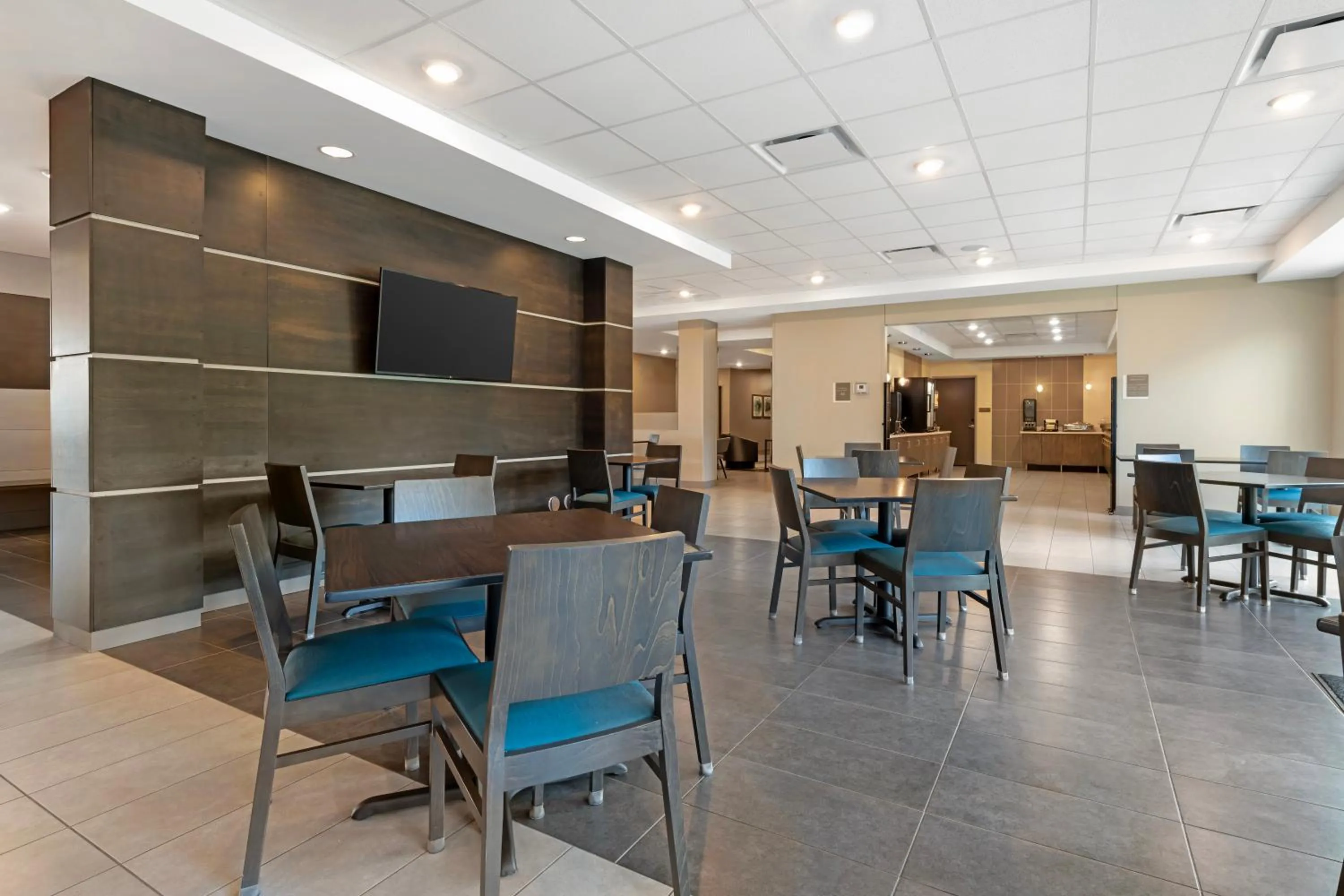 Breakfast in Best Western Plus Grand Rapids MN