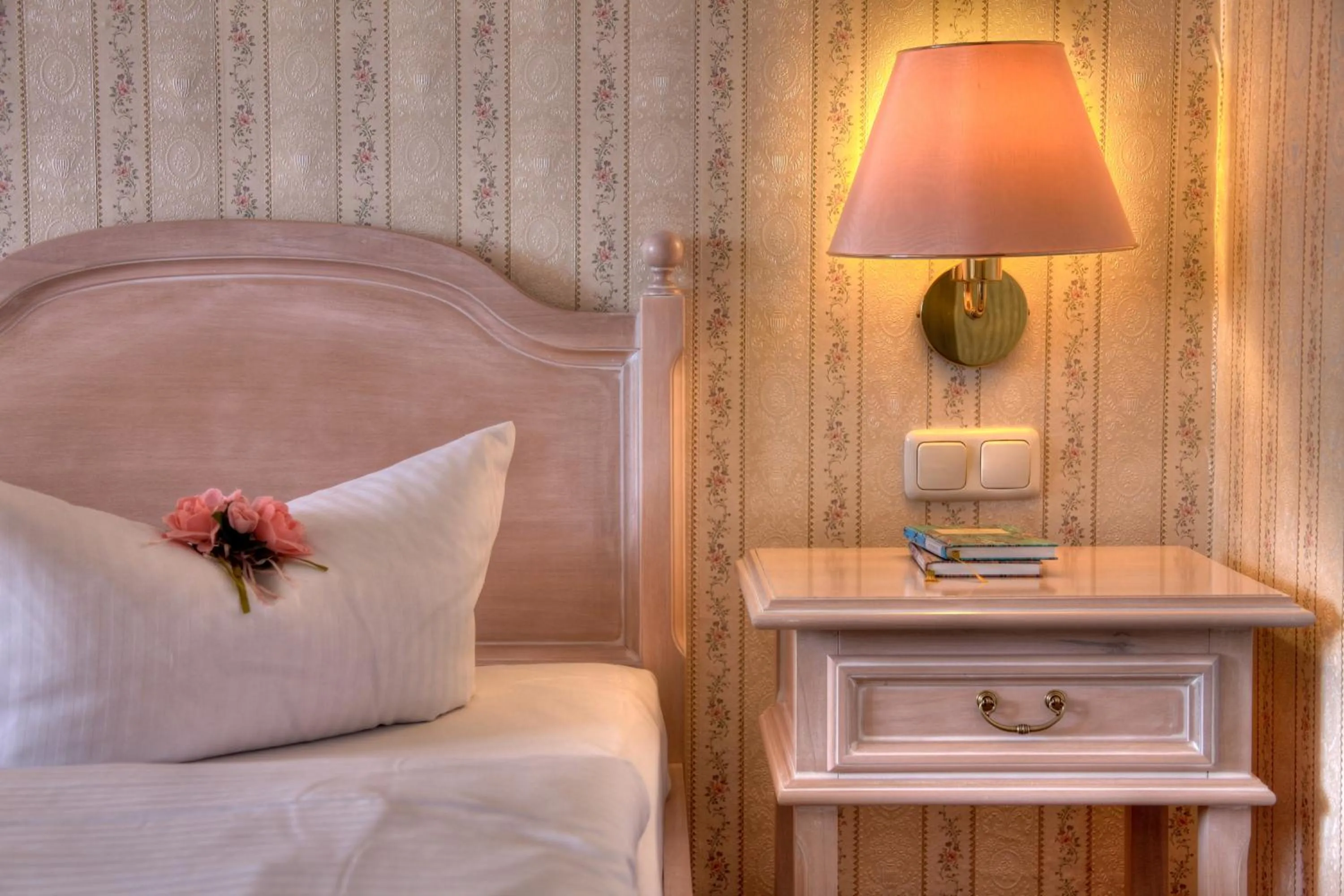 Bed in Hotel am Markt Altentreptow