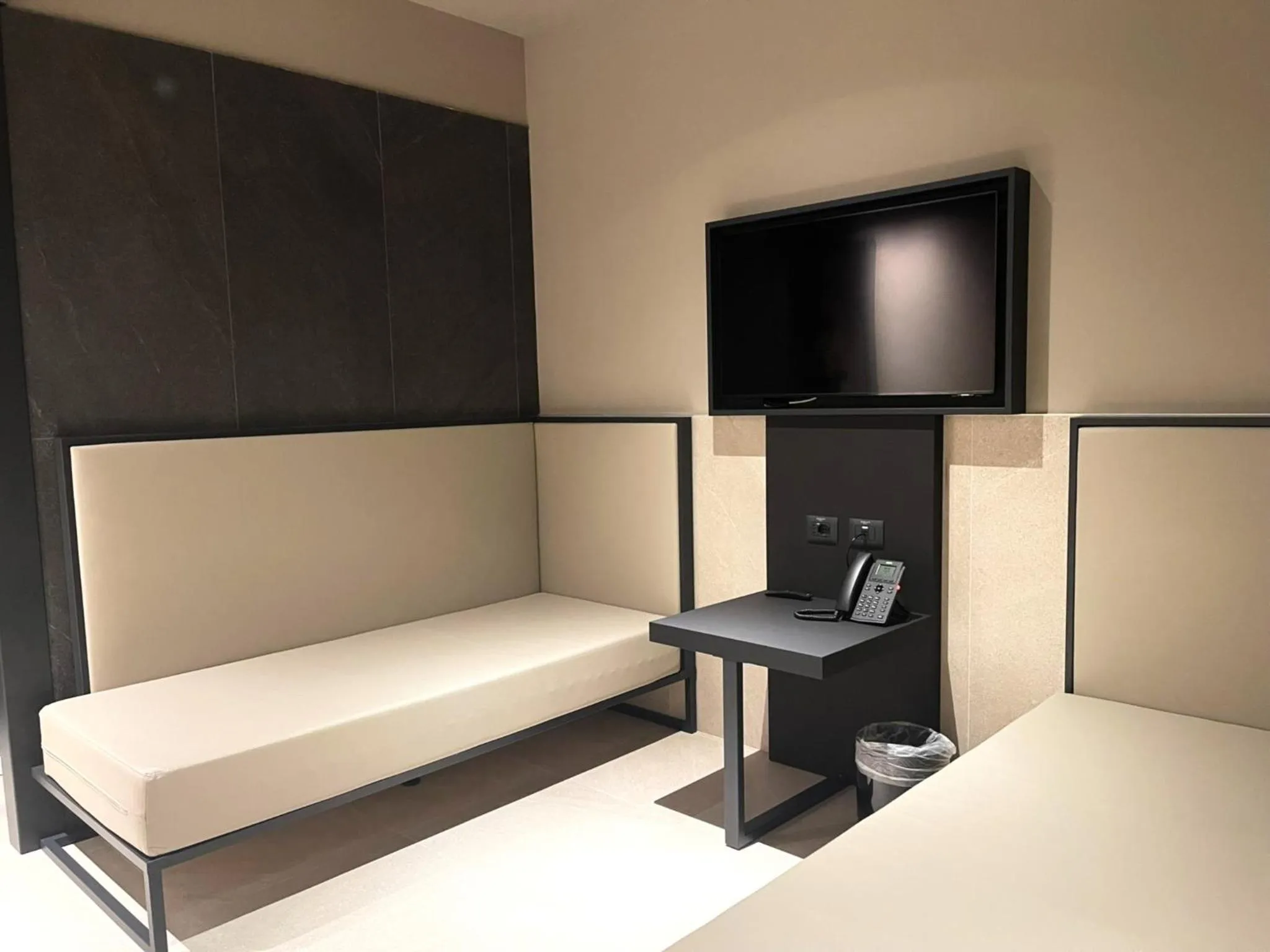 Bedroom, Bed in Scarlatti Hotel Milano