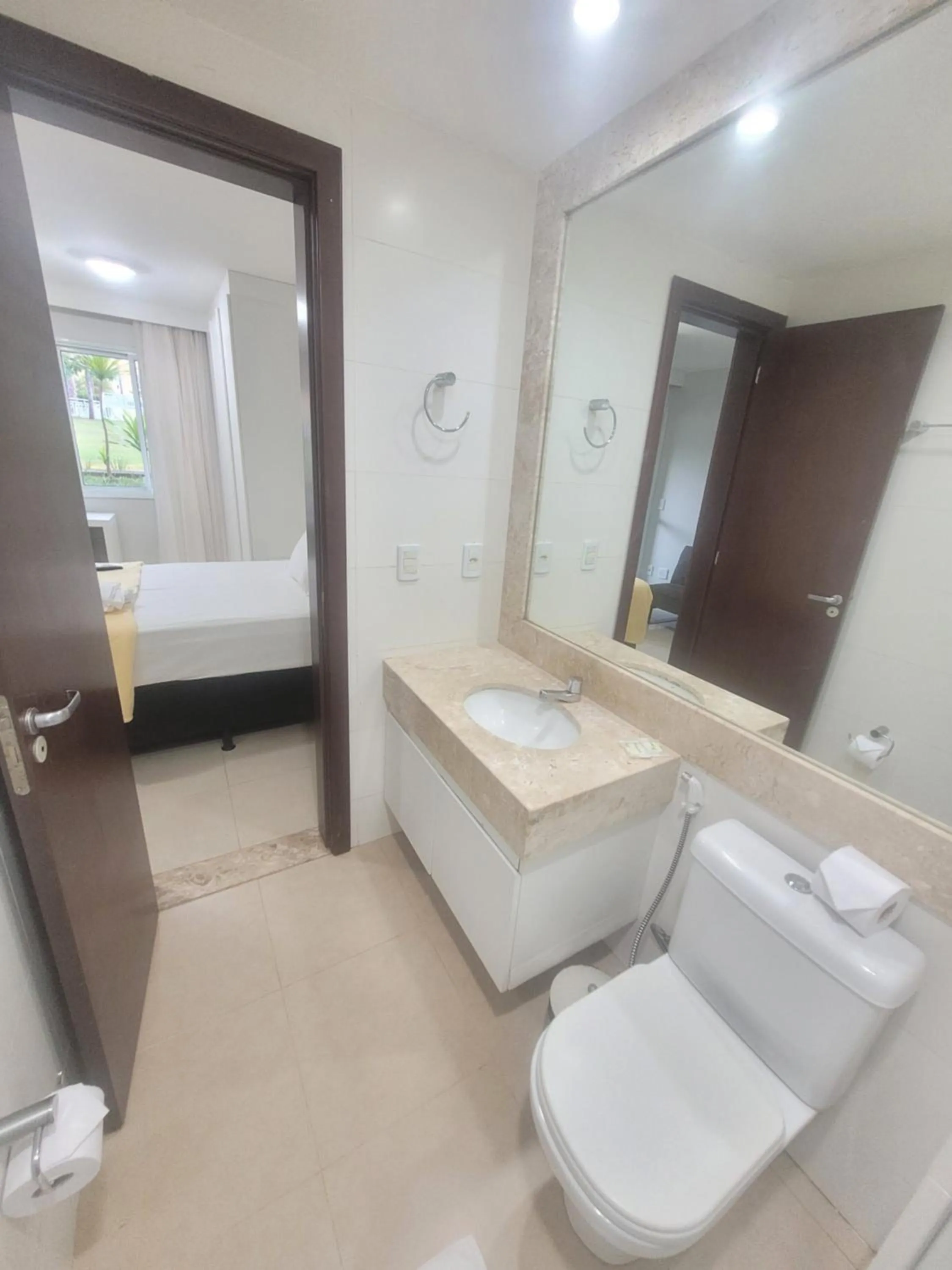 Shower in The Sun Resort By Rei dos Flats