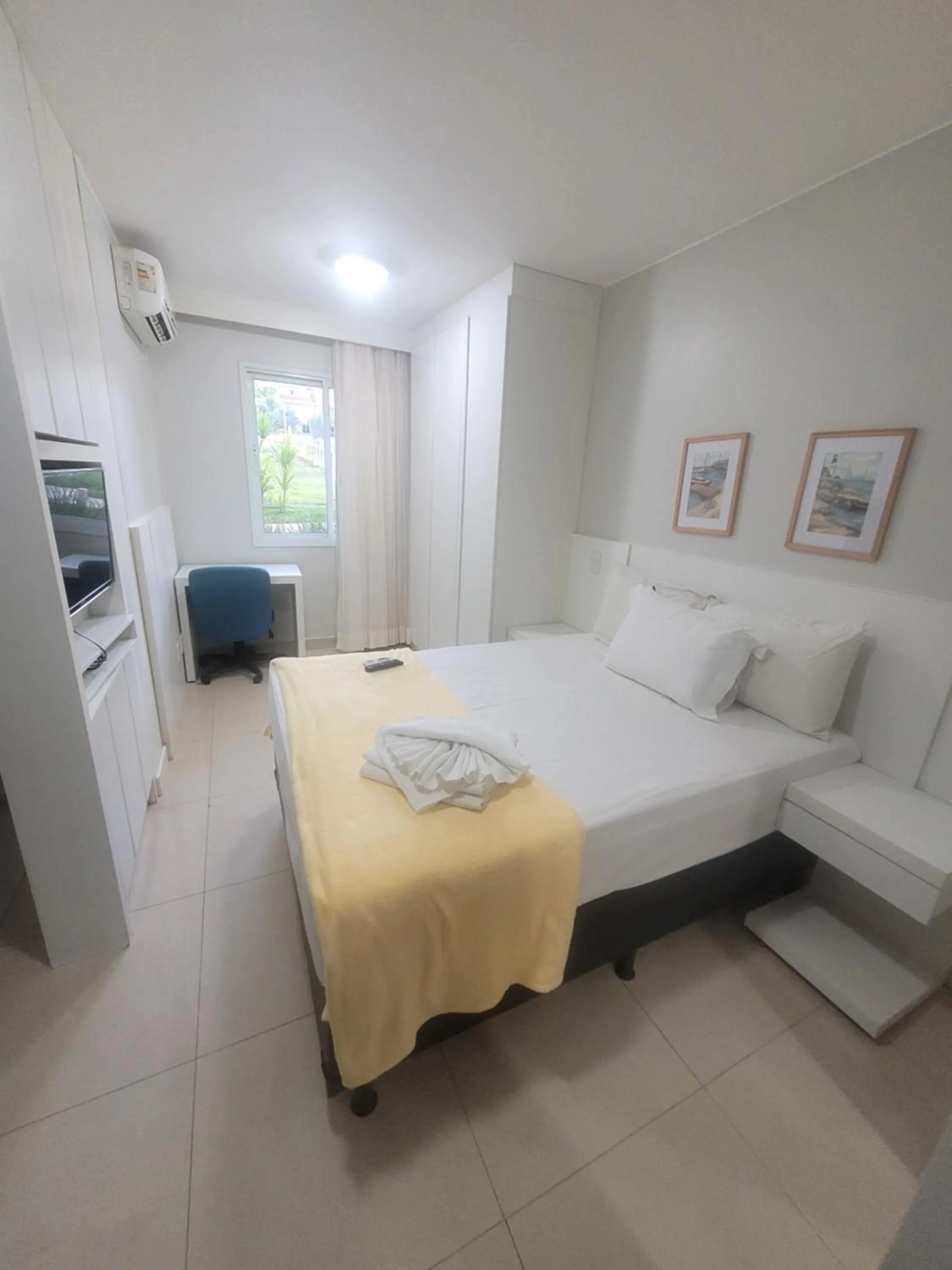 Bed in The Sun Resort By Rei dos Flats