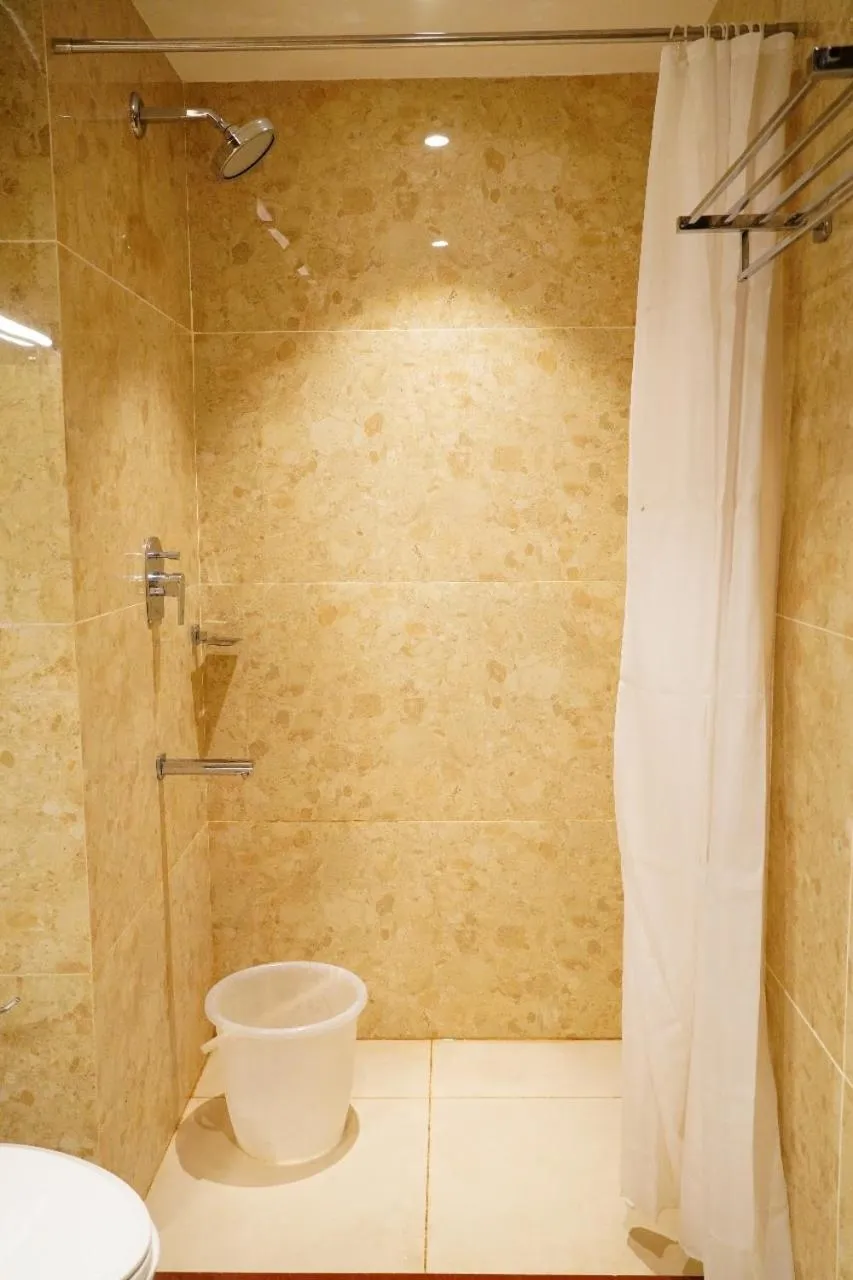 Shower in L. R RESIDENCY