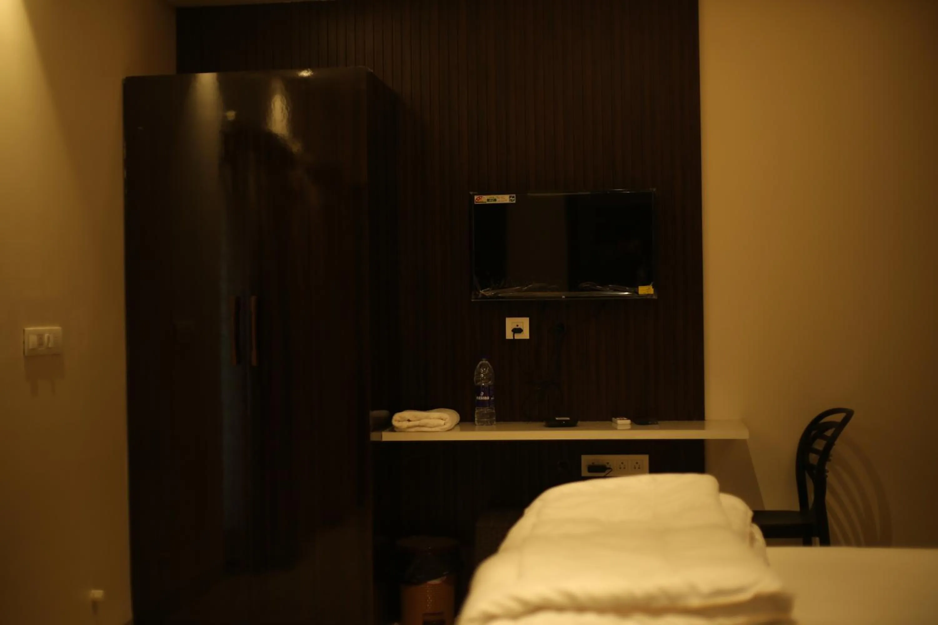 TV and multimedia in L. R RESIDENCY