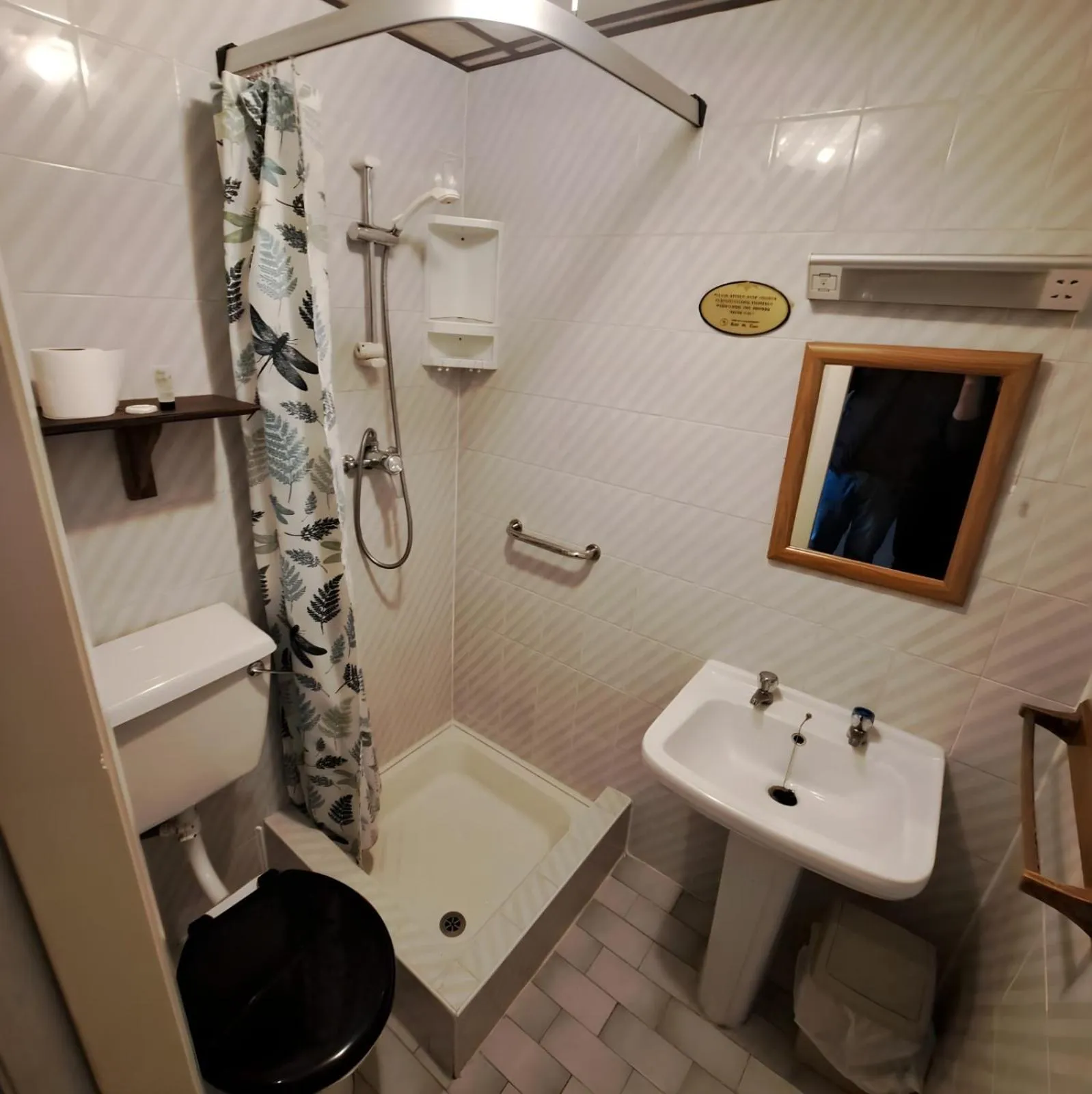 Bathroom in St Elmo Hotel