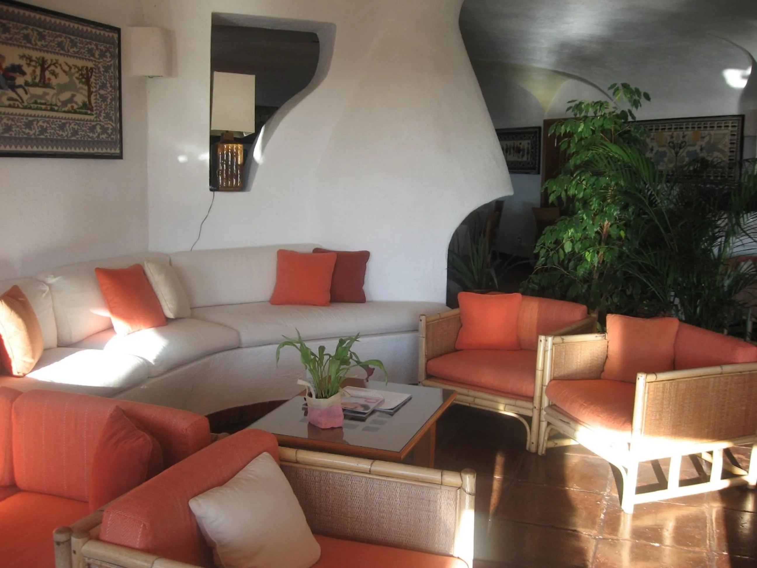 Communal lounge/ TV room in Hotel Valdiola