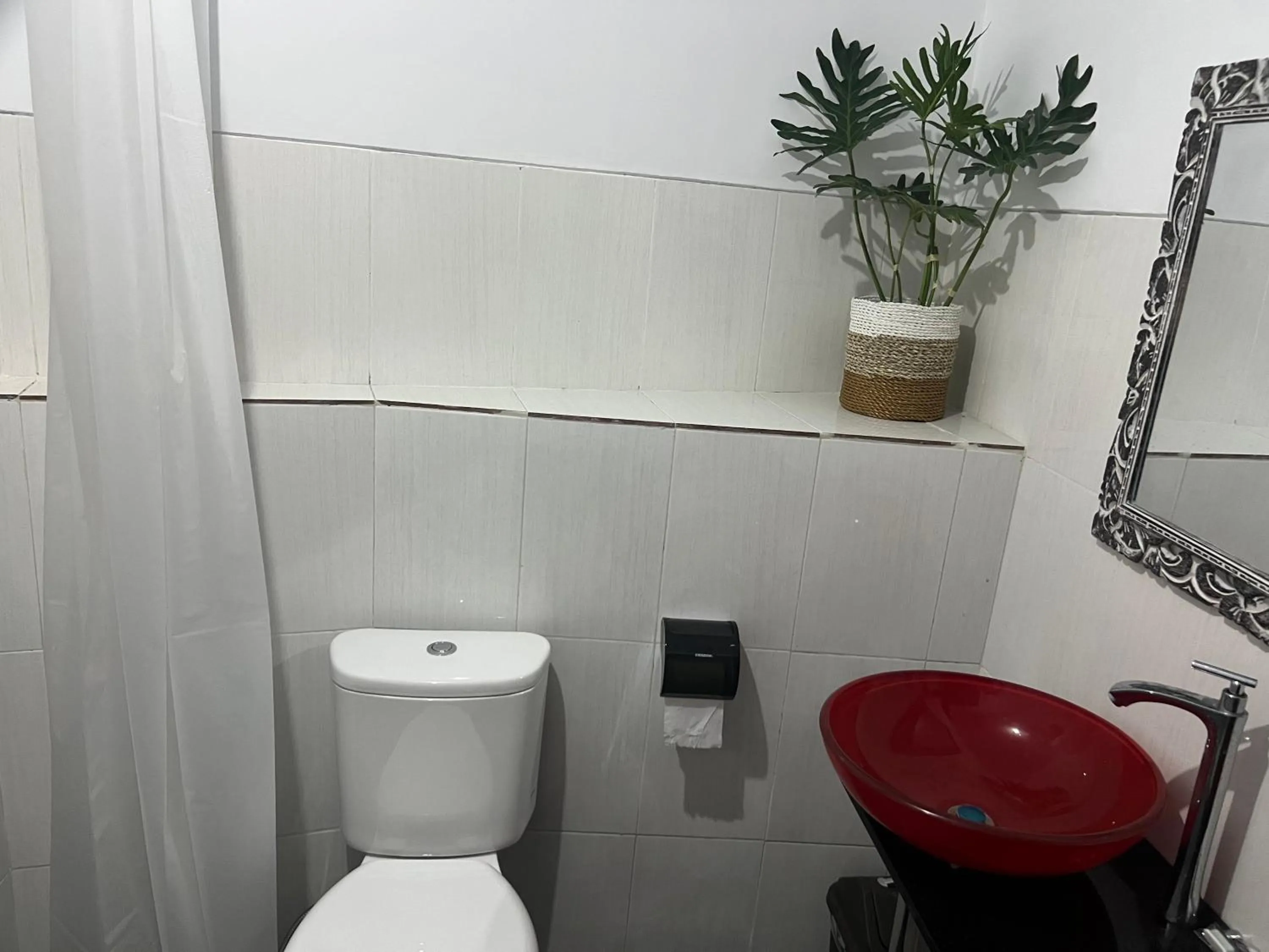 ADIKARA TROPICAL GARDEN