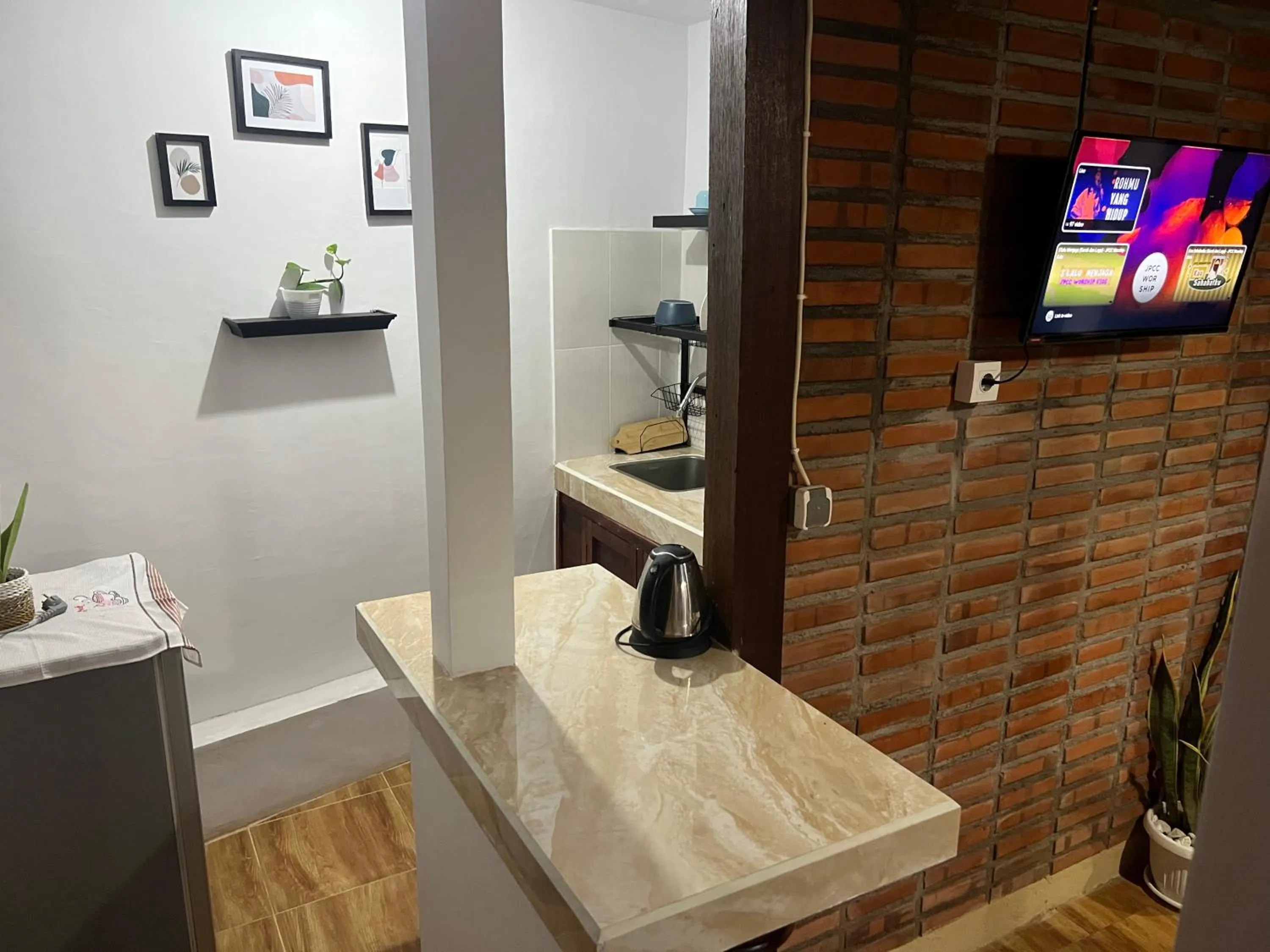 ADIKARA TROPICAL GARDEN