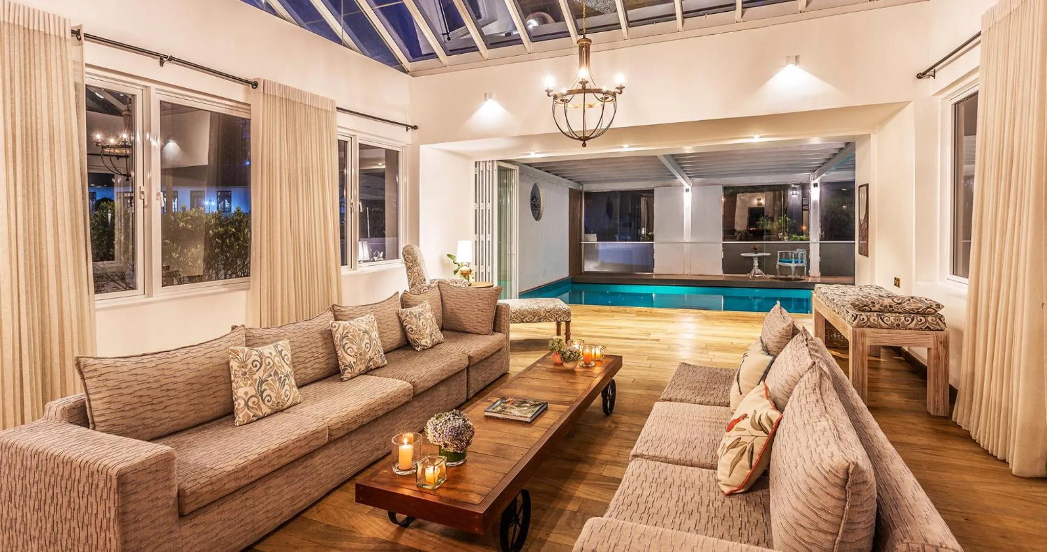 Seating area in W15 Lake Gregory