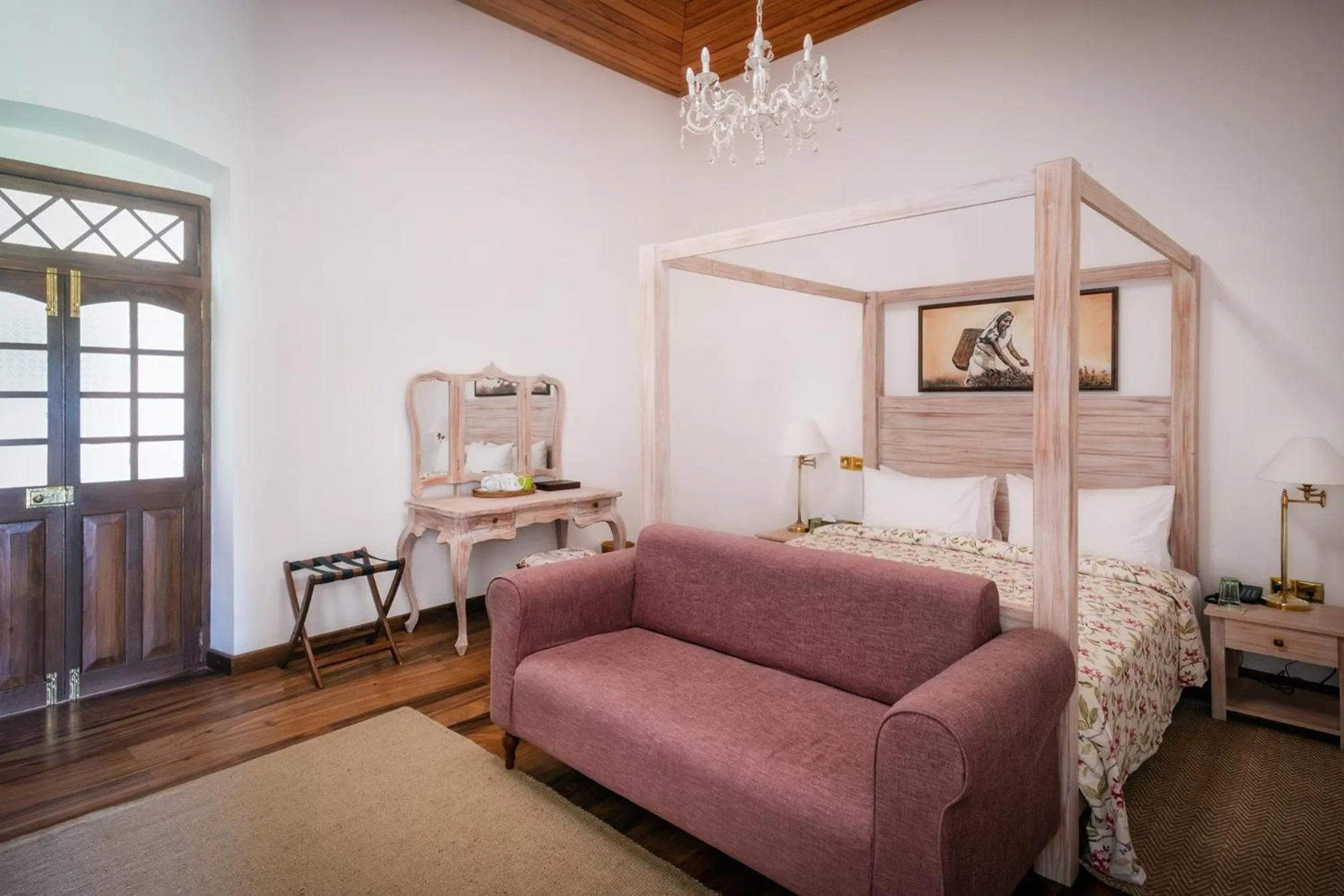 Bed in W15 Lake Gregory