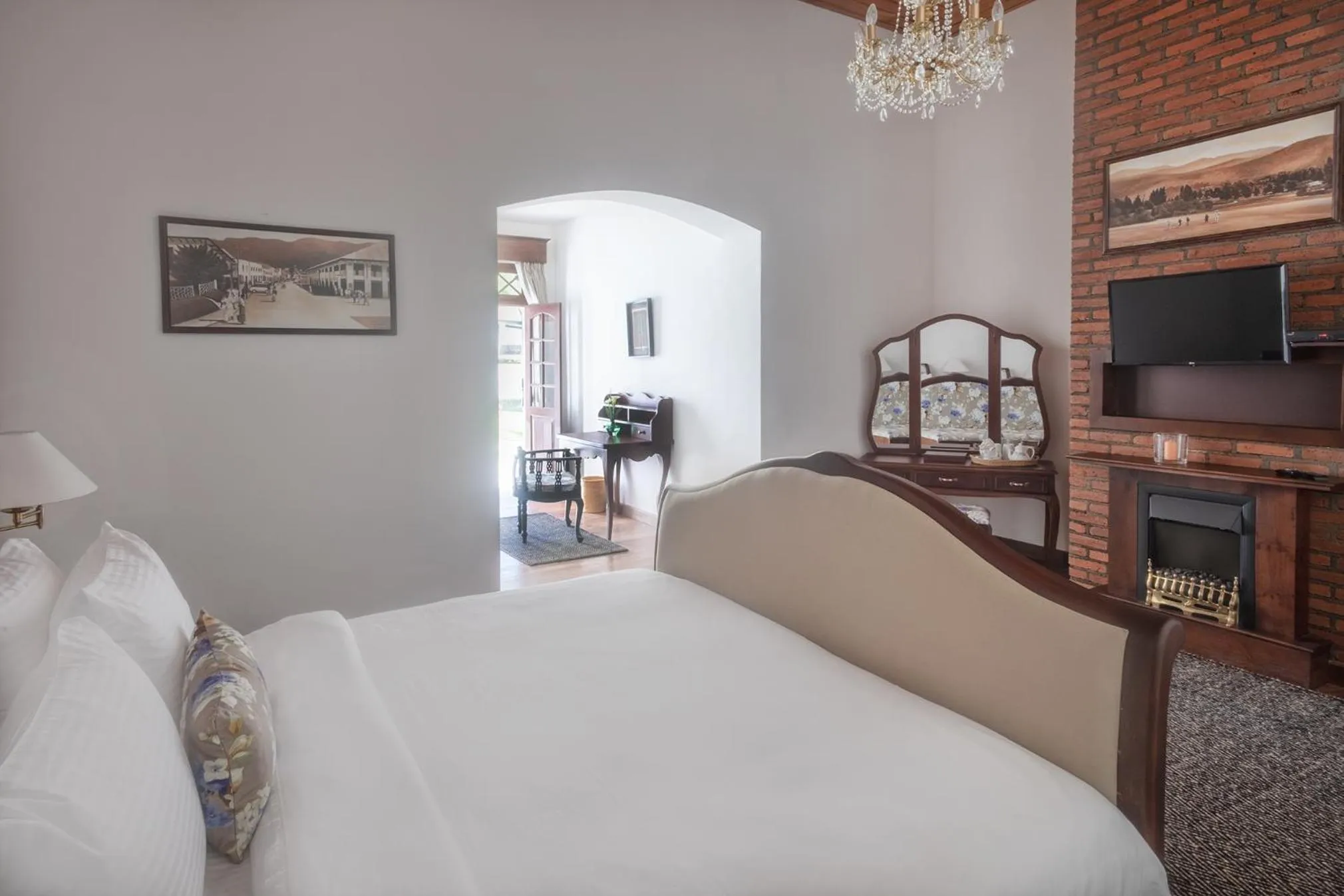 Bed in W15 Lake Gregory