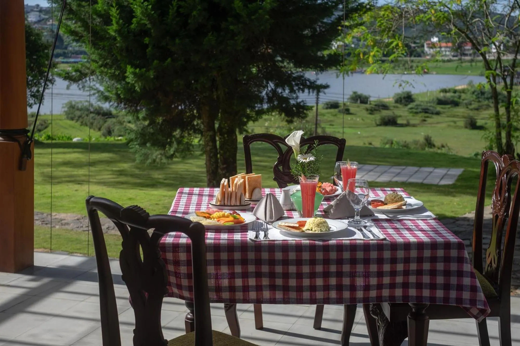 Patio in W15 Lake Gregory