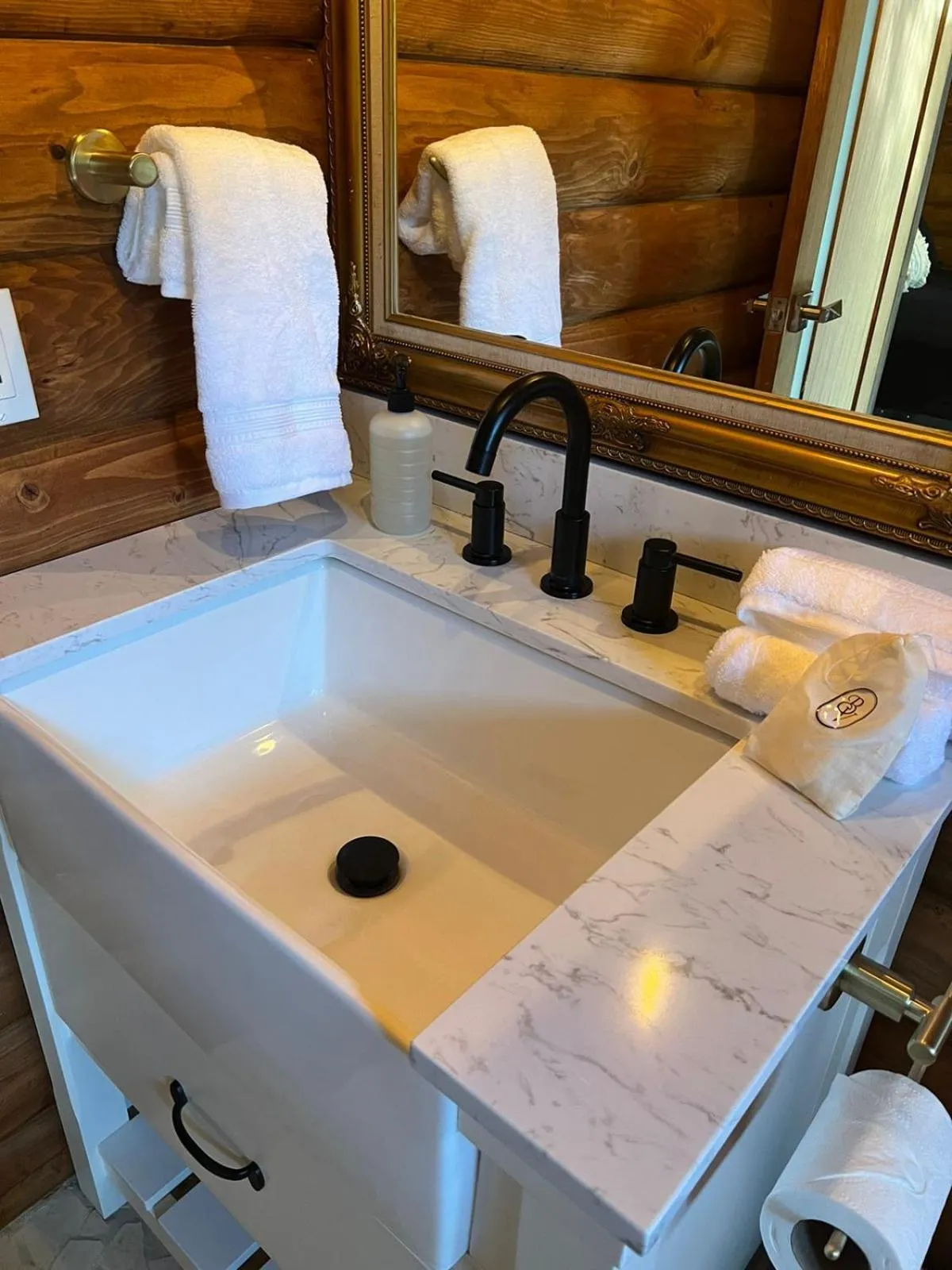 Bathroom in Boskenvid Hotel - Romantic Treehouses & Skypool
