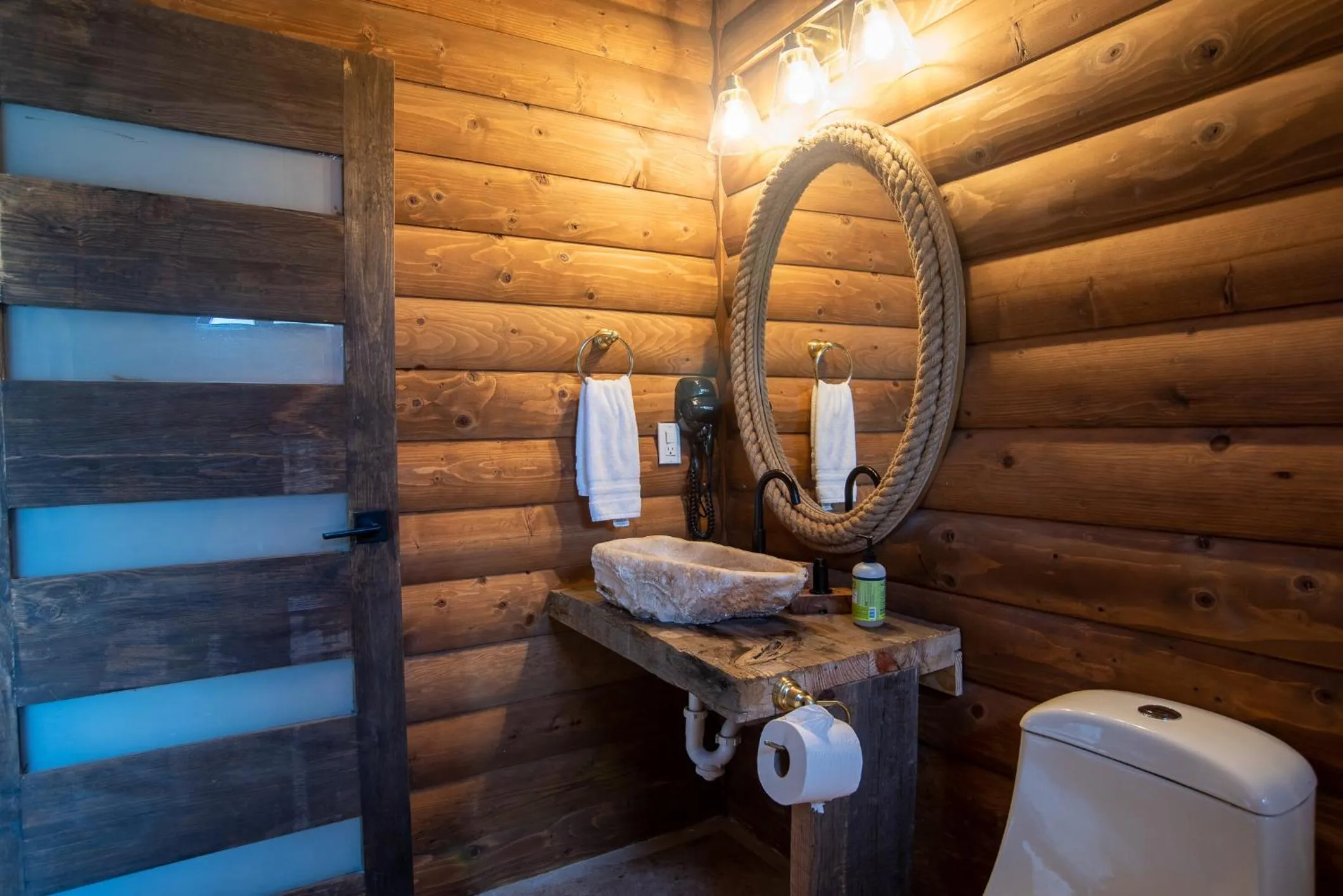 Bathroom in Boskenvid Hotel - Romantic Treehouses & Skypool