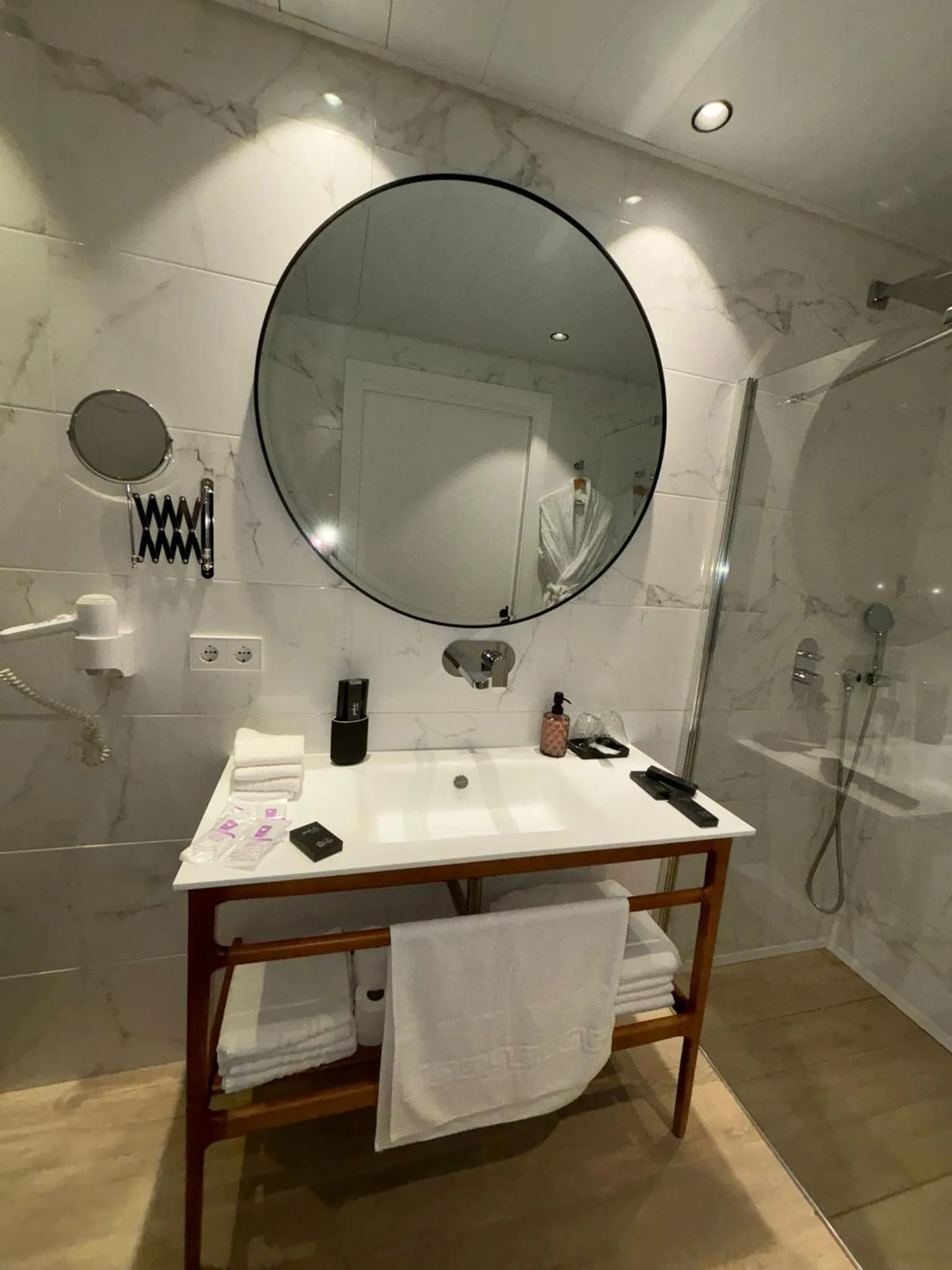 Bathroom in Apartamentos Turísticos La Plaza