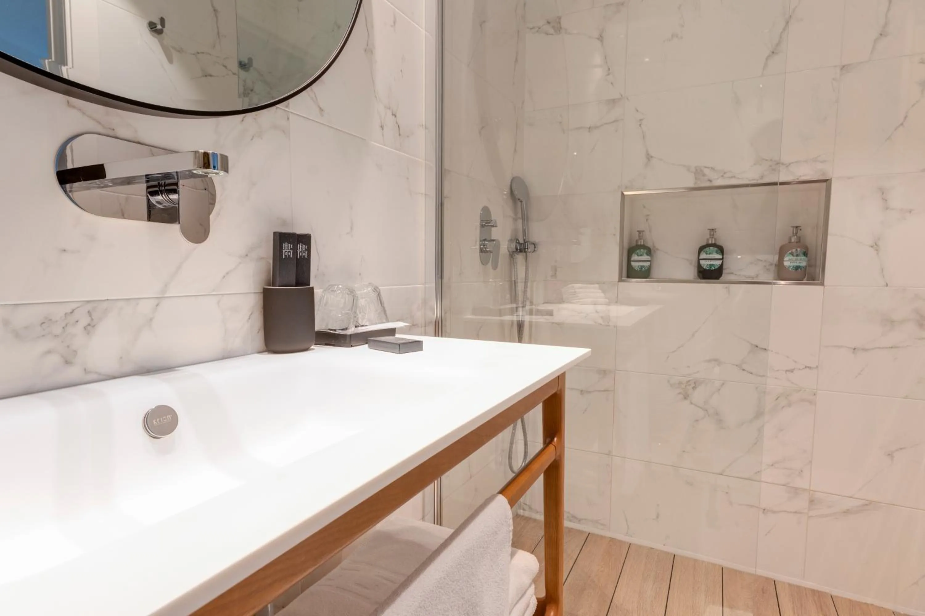 Shower in Apartamentos Turísticos La Plaza