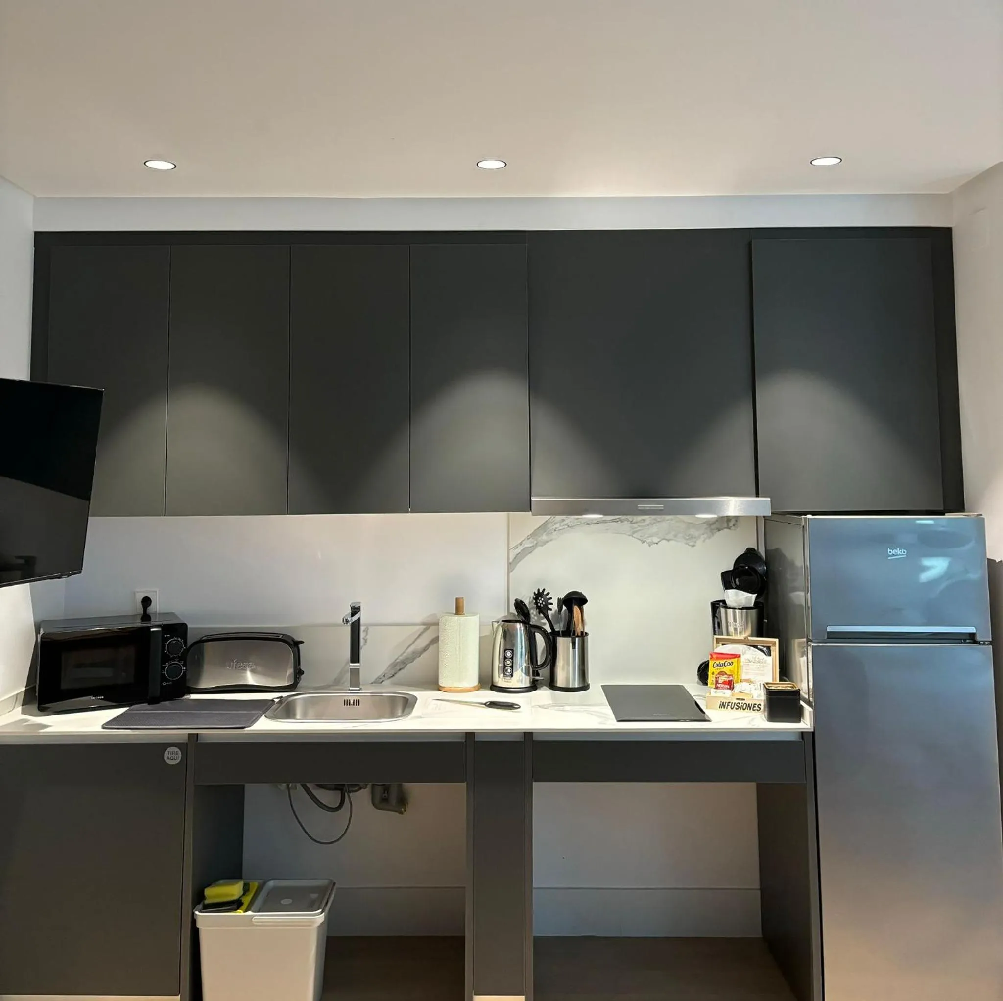 Coffee/tea facilities in Apartamentos Turísticos La Plaza