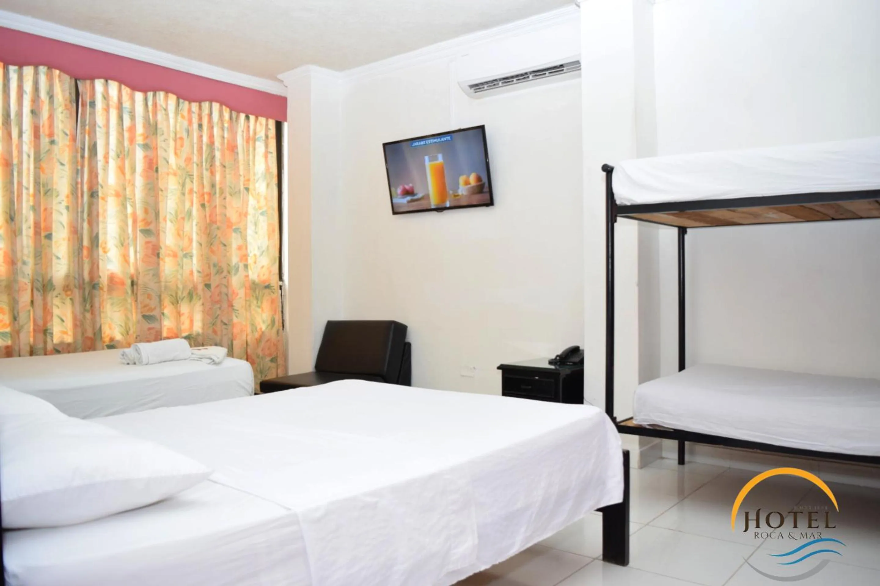 Bed in Hotel Roca & Mar