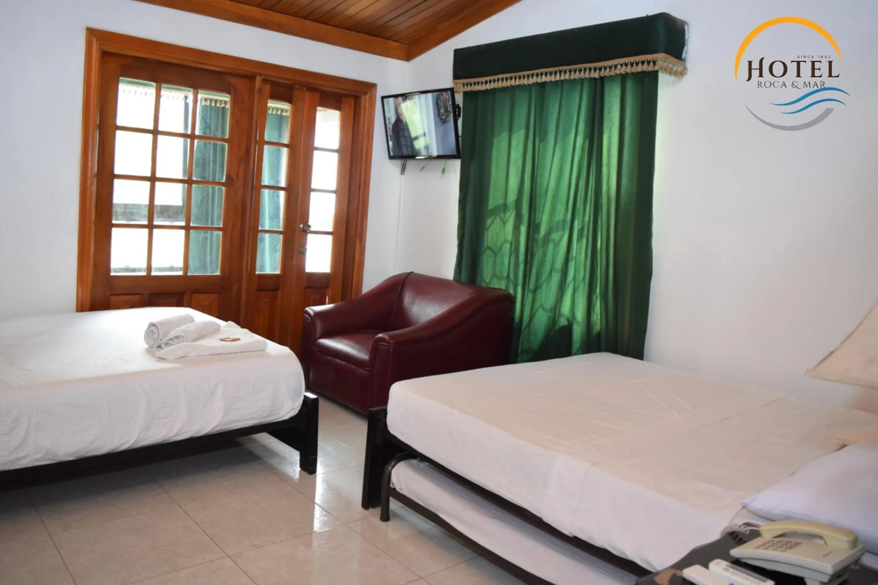 Bed in Hotel Roca & Mar