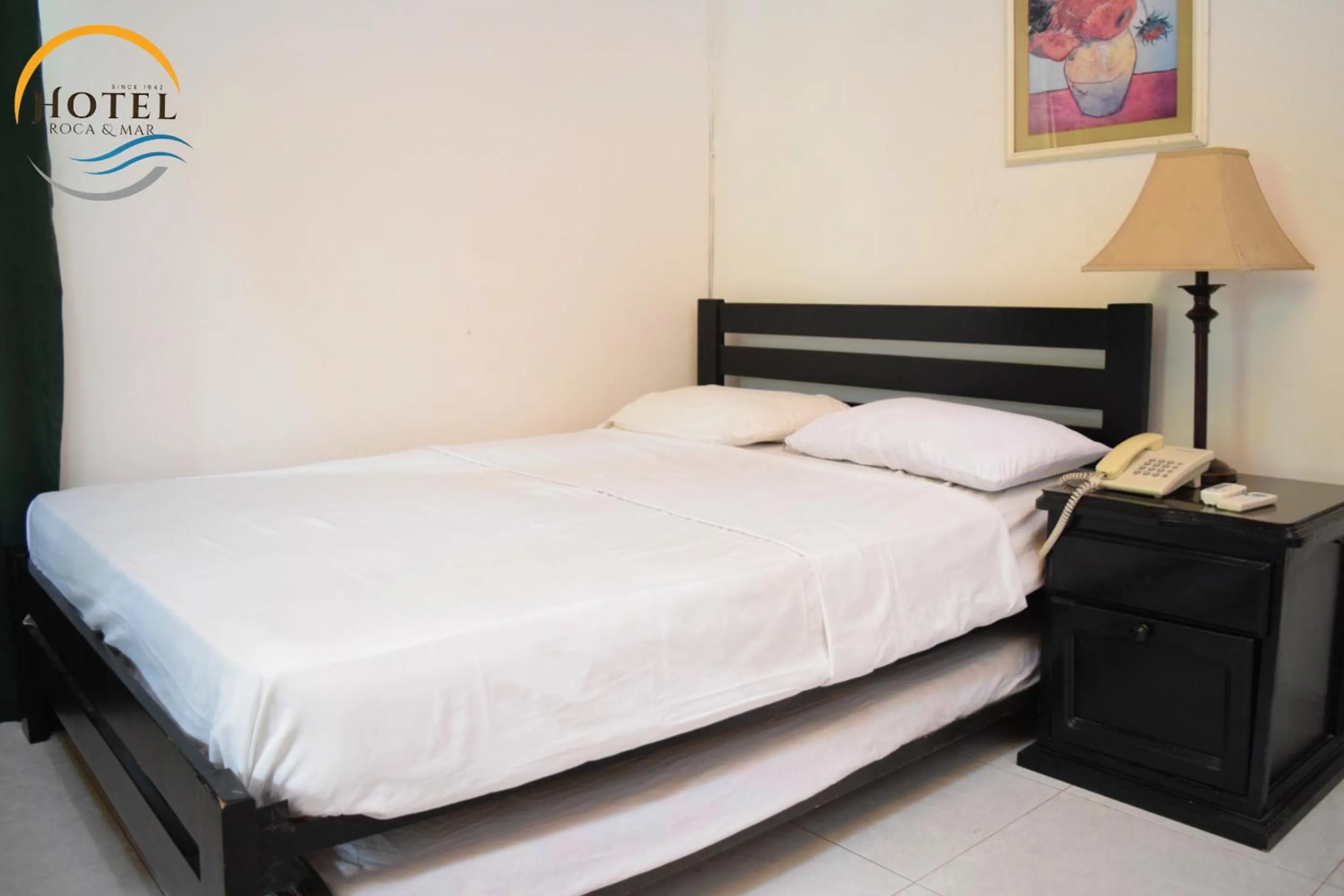 Bed in Hotel Roca & Mar