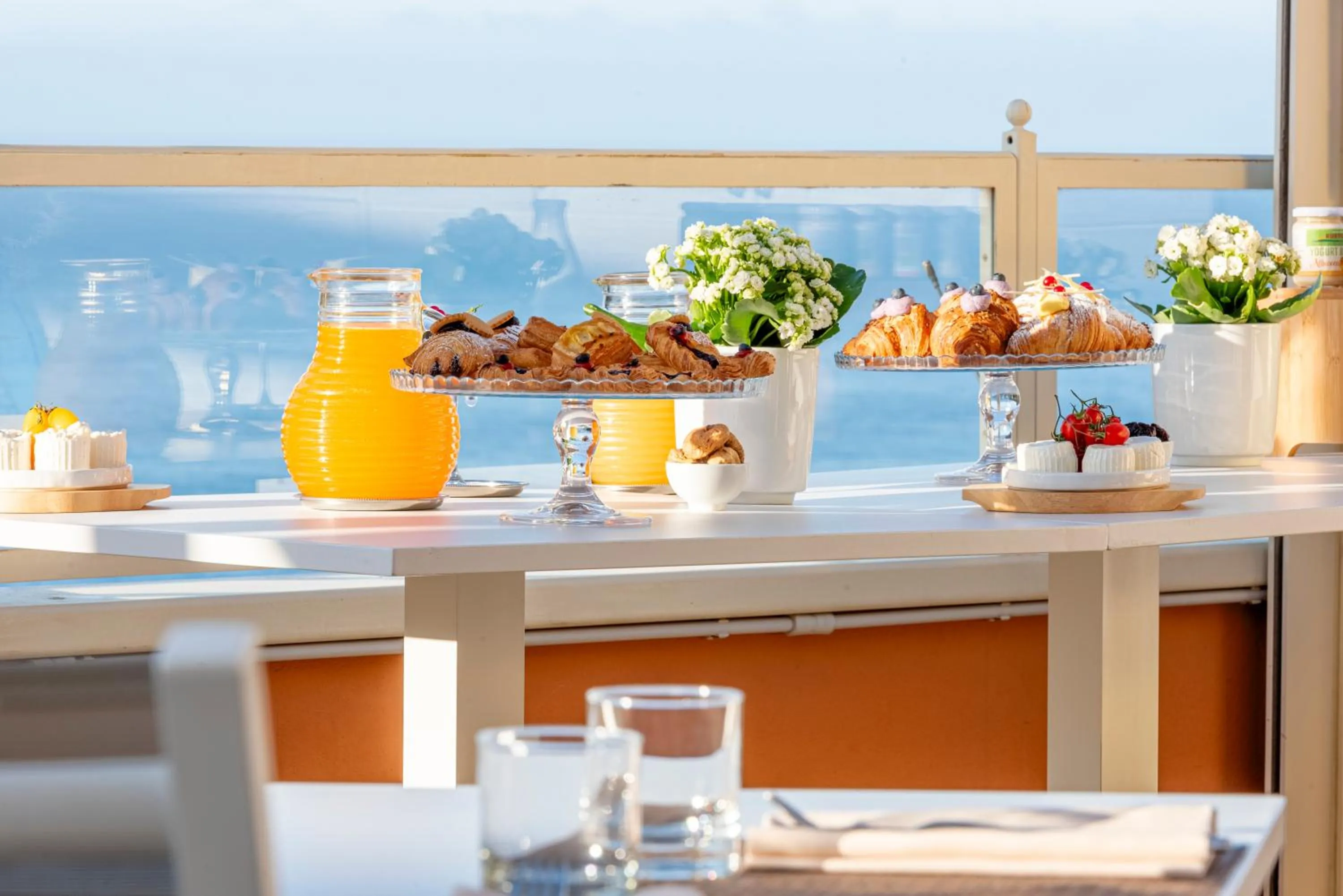 Food and drinks in Boutique Hotel Torre Di Cala Piccola