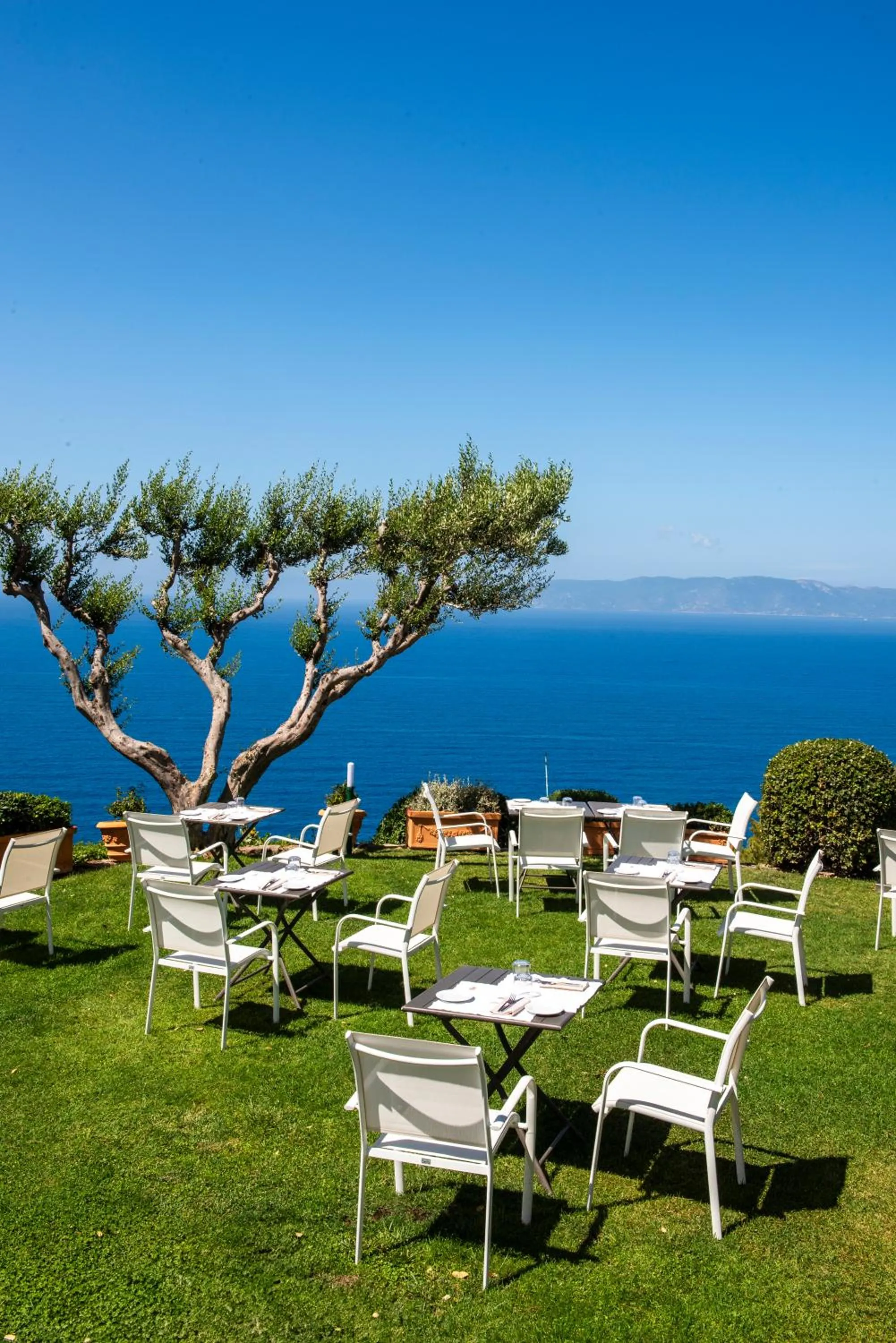 Restaurant/places to eat in Boutique Hotel Torre Di Cala Piccola