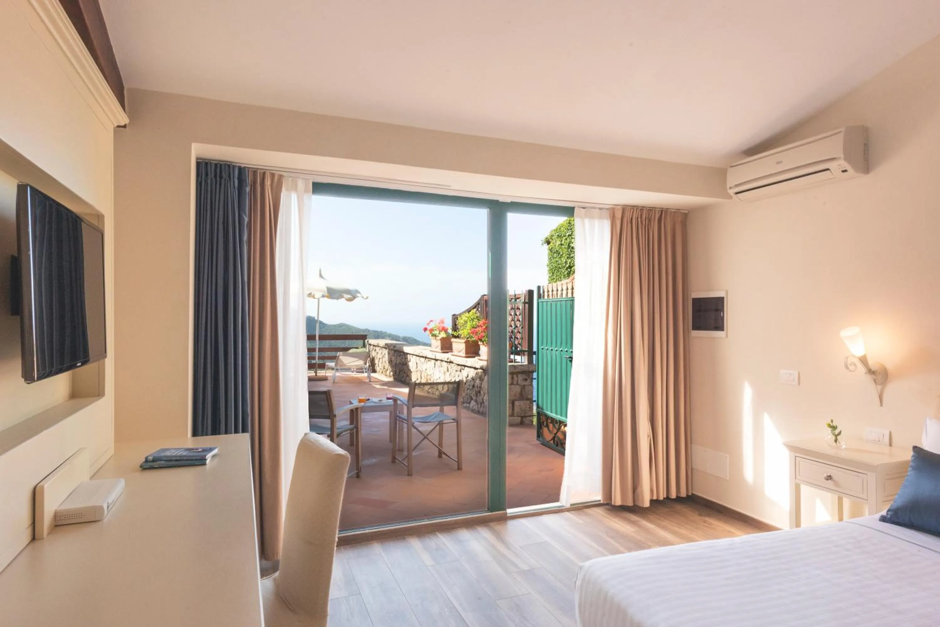 Bed in Boutique Hotel Torre Di Cala Piccola