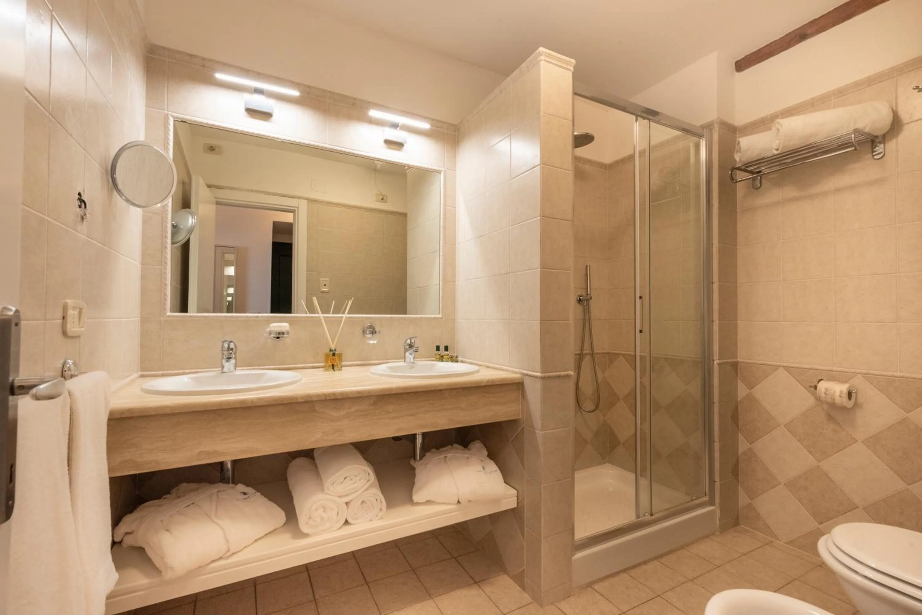 Shower in Boutique Hotel Torre Di Cala Piccola