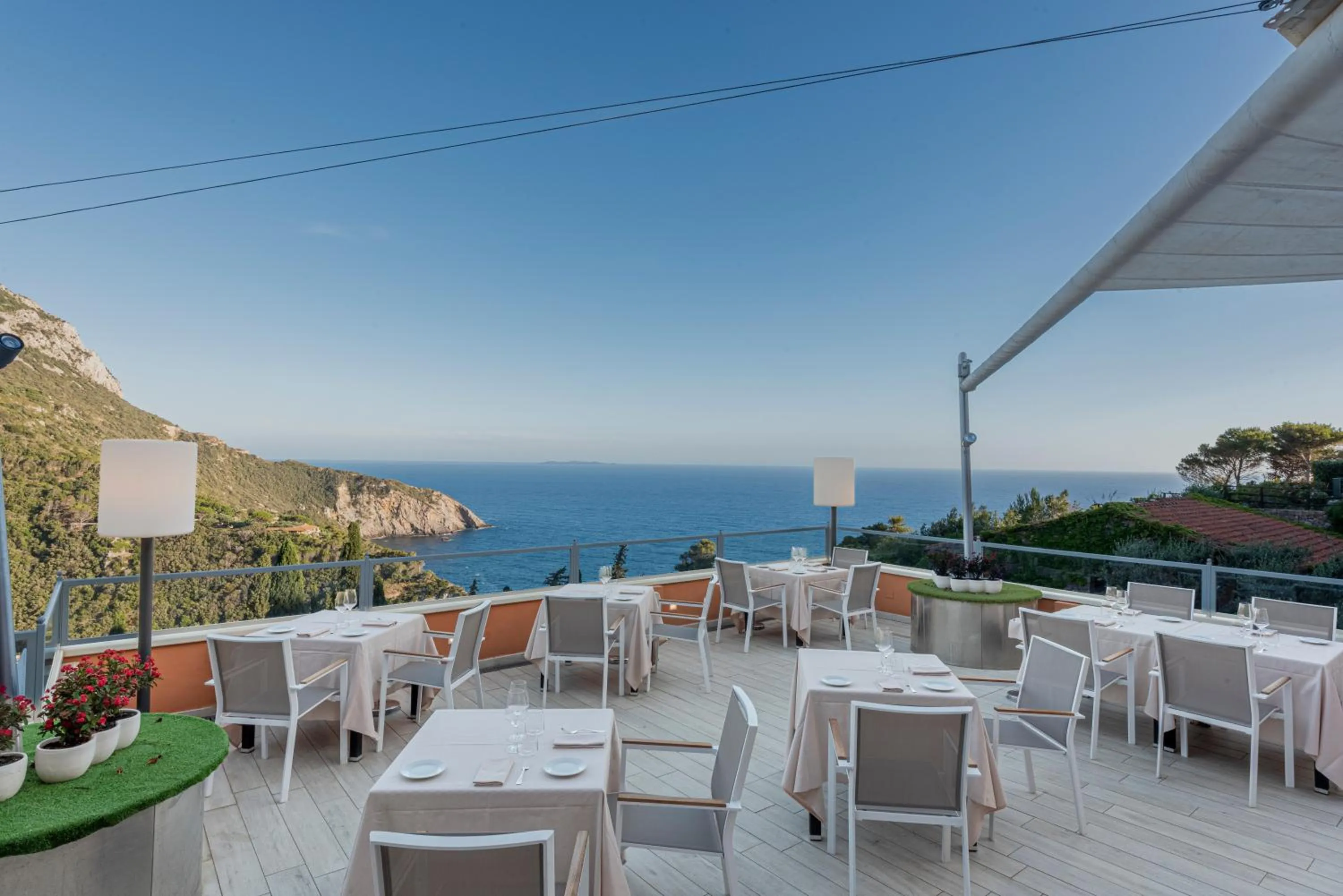 Restaurant/places to eat in Boutique Hotel Torre Di Cala Piccola