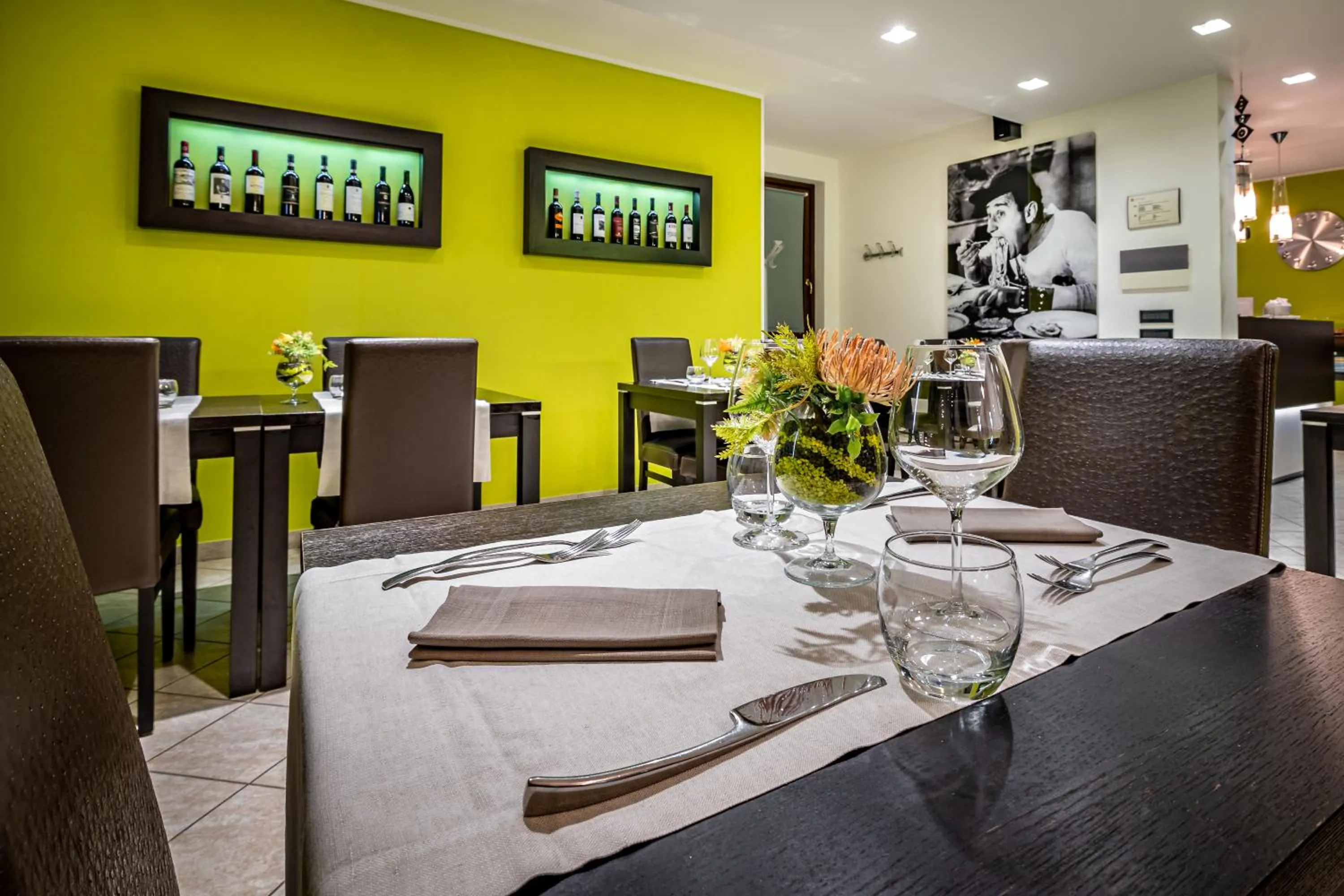 Restaurant/places to eat in Residence Arianna