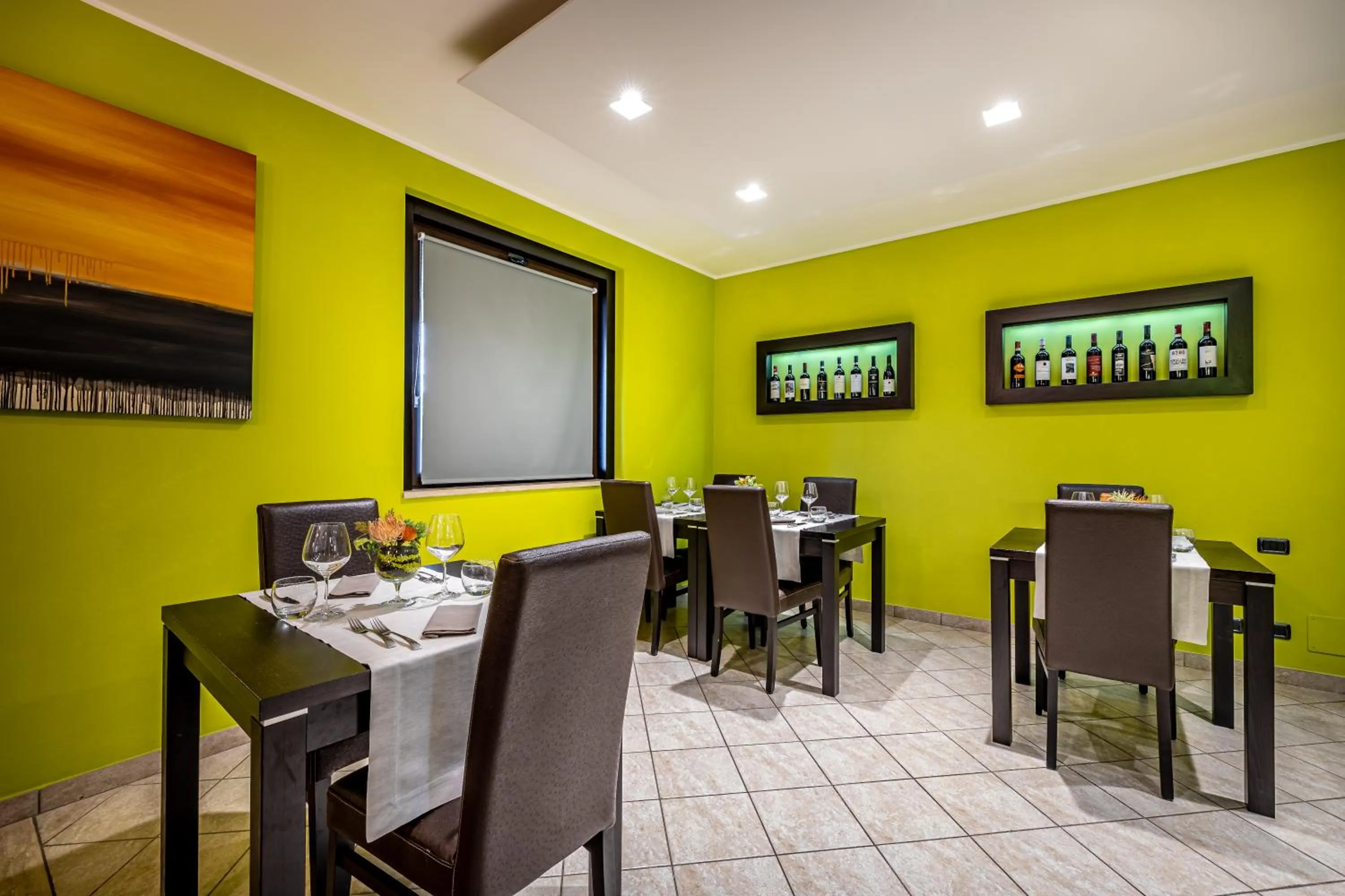 Restaurant/places to eat in Residence Arianna