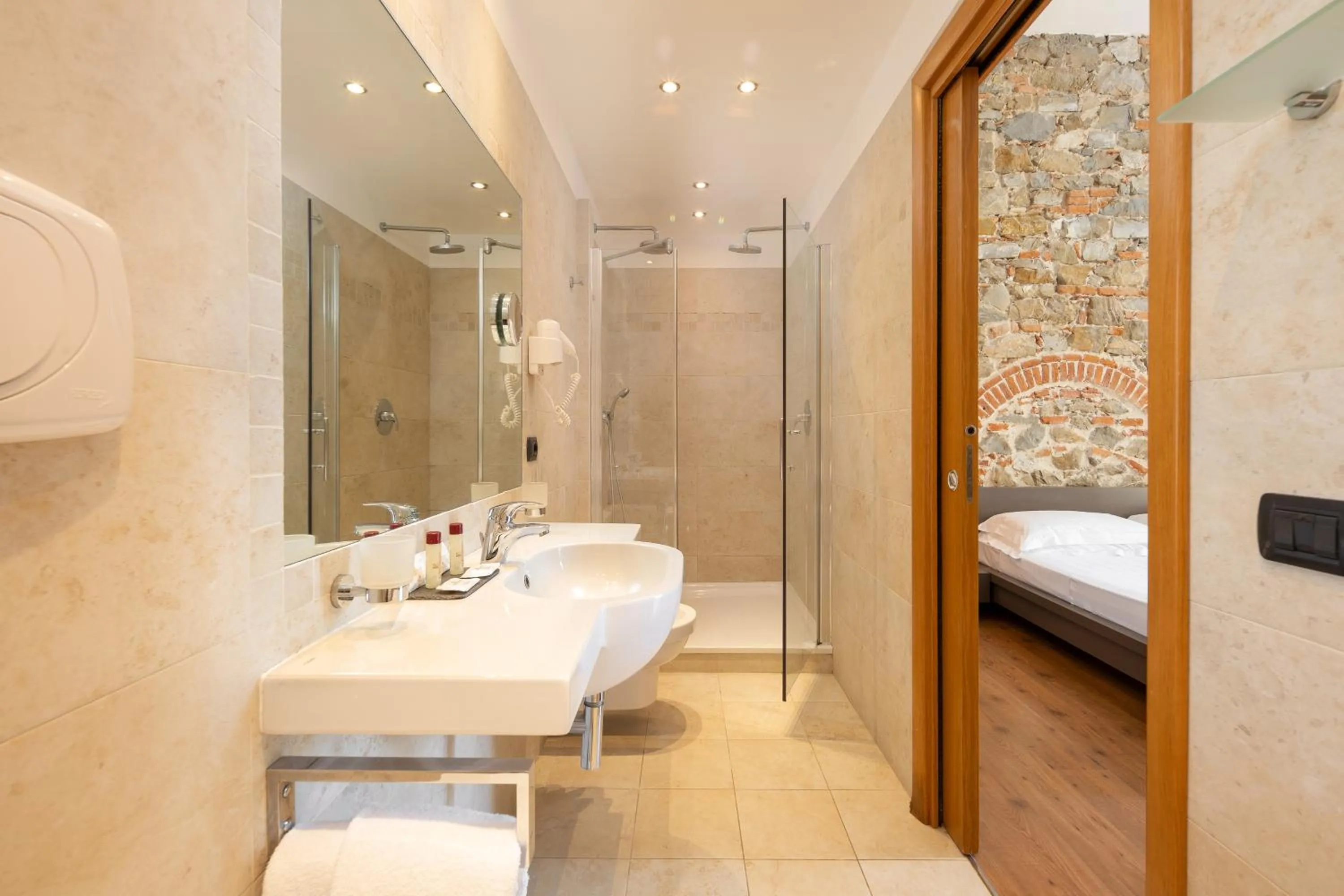 Shower in Hotel Villa Betania