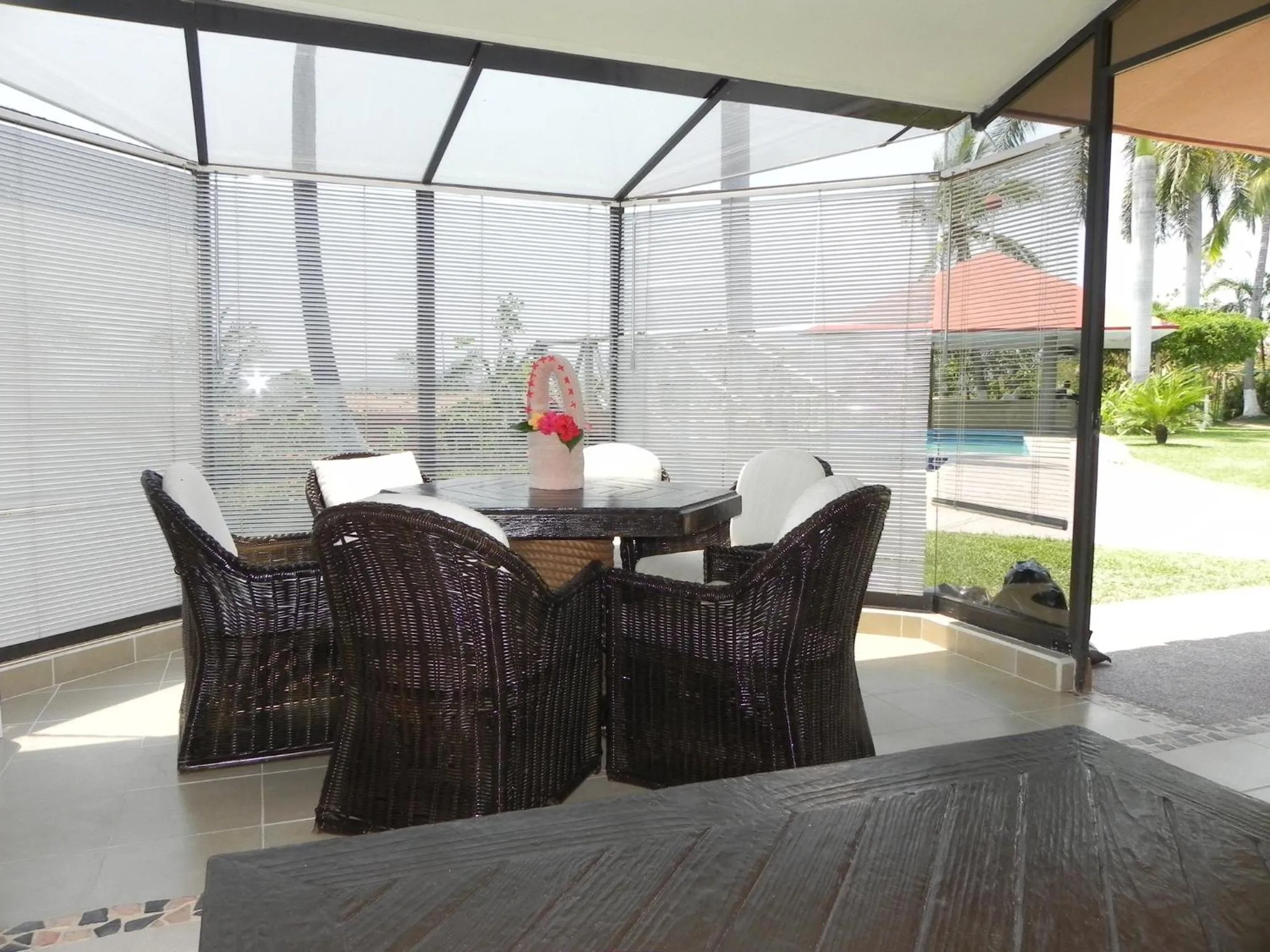 Pool view in Coral Vista Del Mar