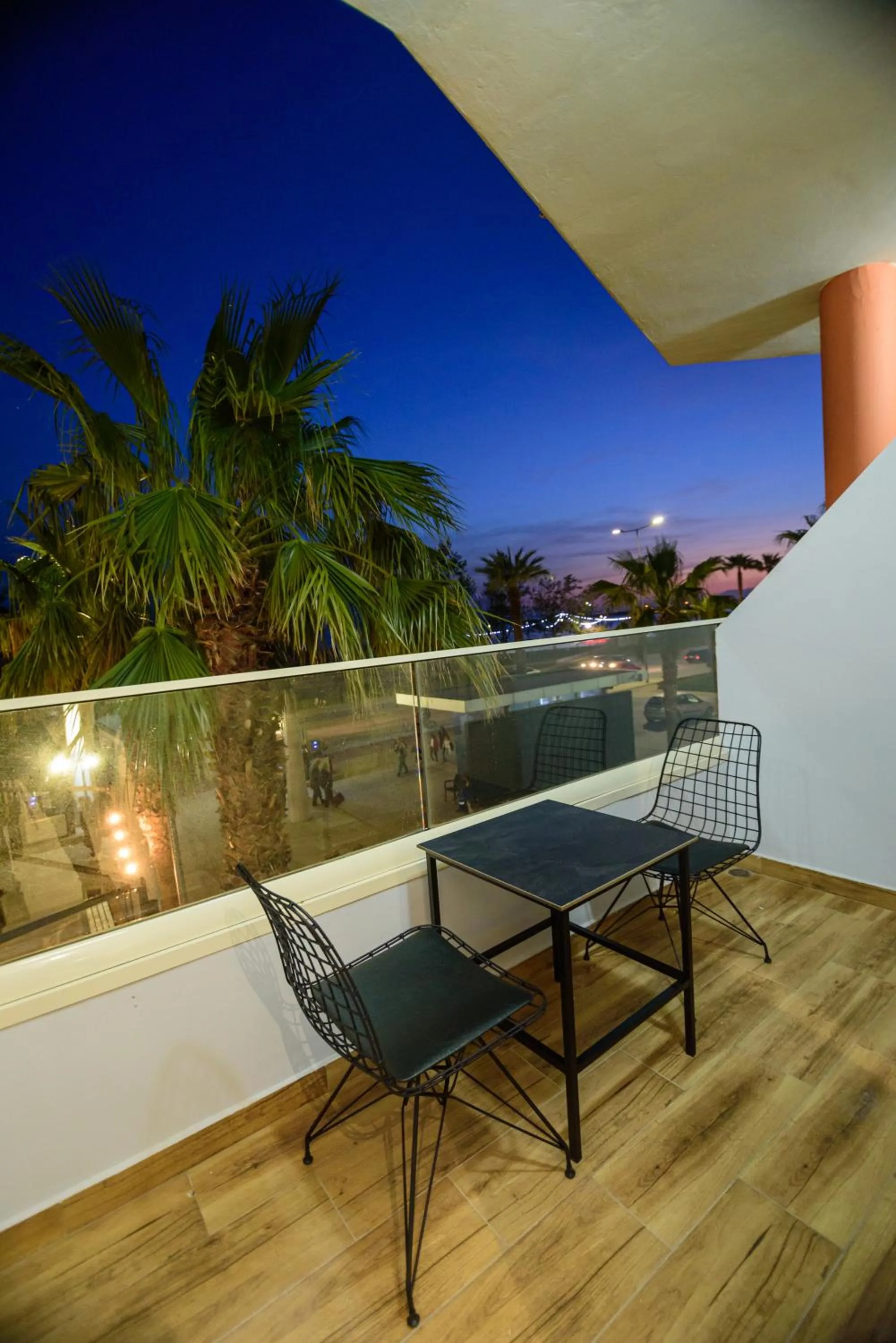 Balcony/Terrace in Palm Side Hotel