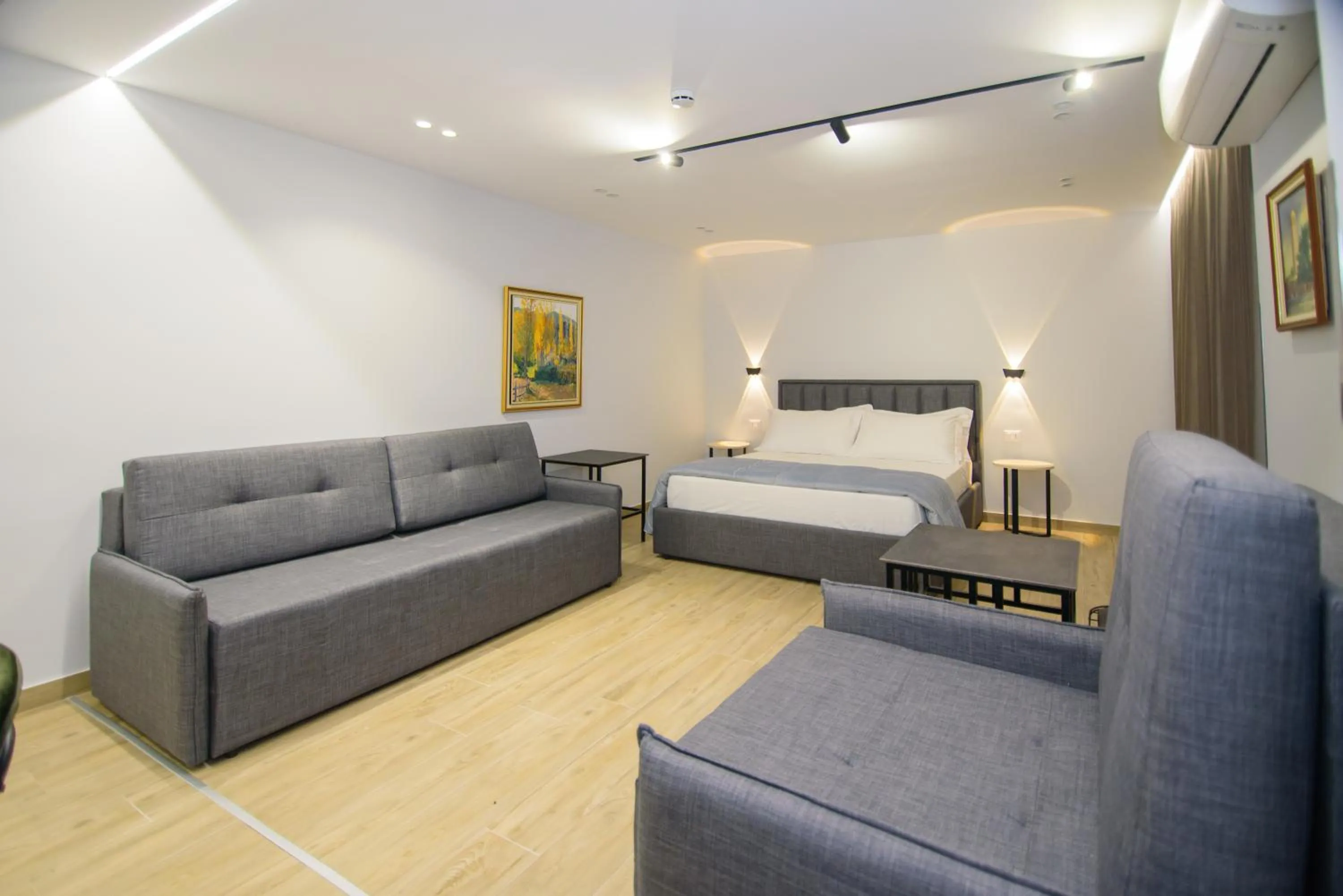 Living room in Palm Side Hotel