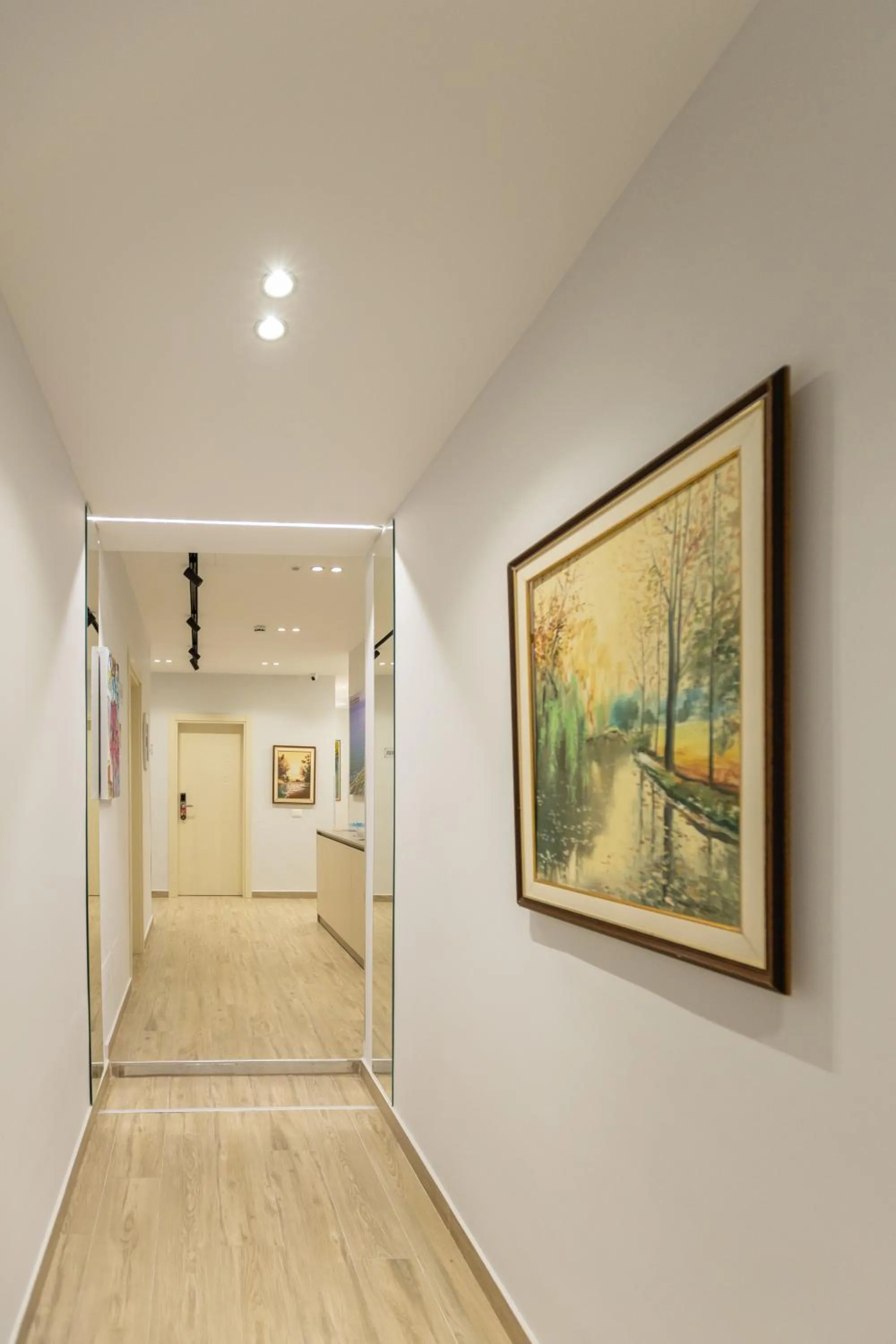 Decorative detail in Palm Side Hotel